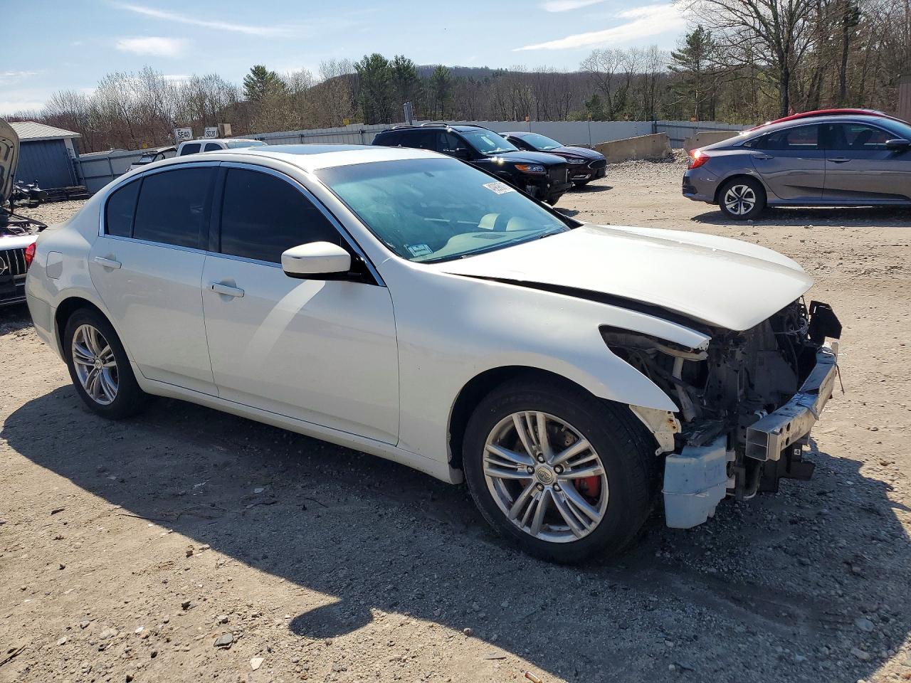 2013 Infiniti G37 Sedan X Белый vin: JN1CV6AR8DM355451