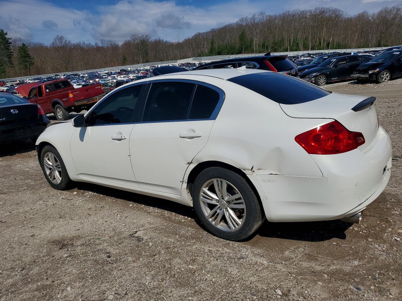 2013 Infiniti G37 Sedan X Белый vin: JN1CV6AR8DM355451