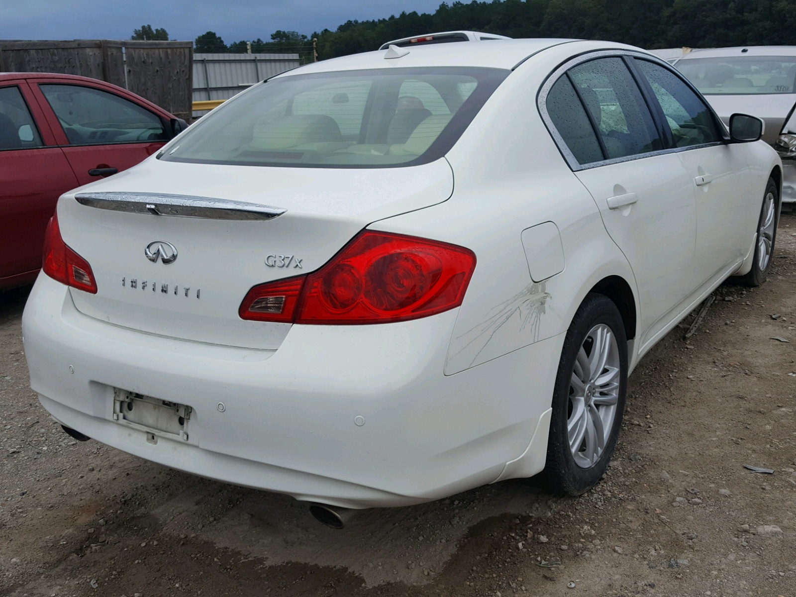 2013 Infiniti G37  White vin: JN1CV6AR8DM751539