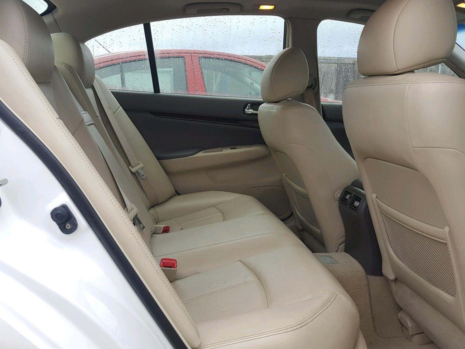 2013 Infiniti G37  White vin: JN1CV6AR8DM751539