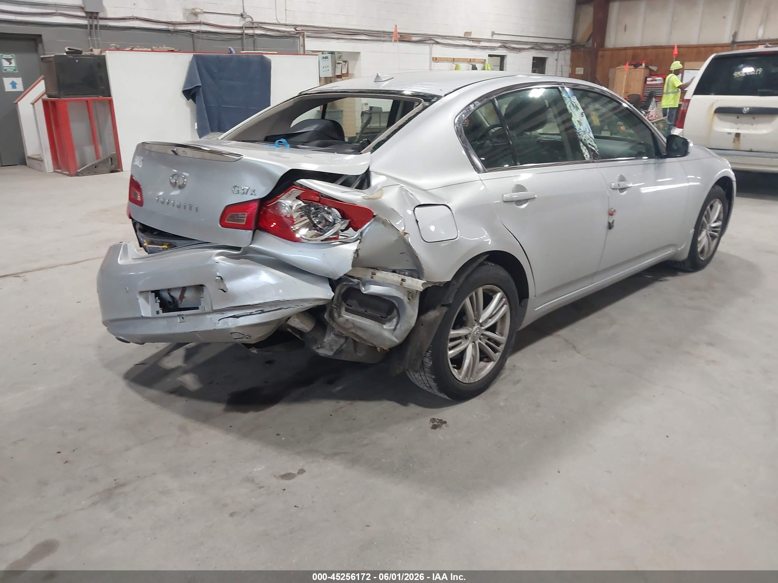 2013 Infiniti G37x   Серебряный vin: JN1CV6AR8DM754182