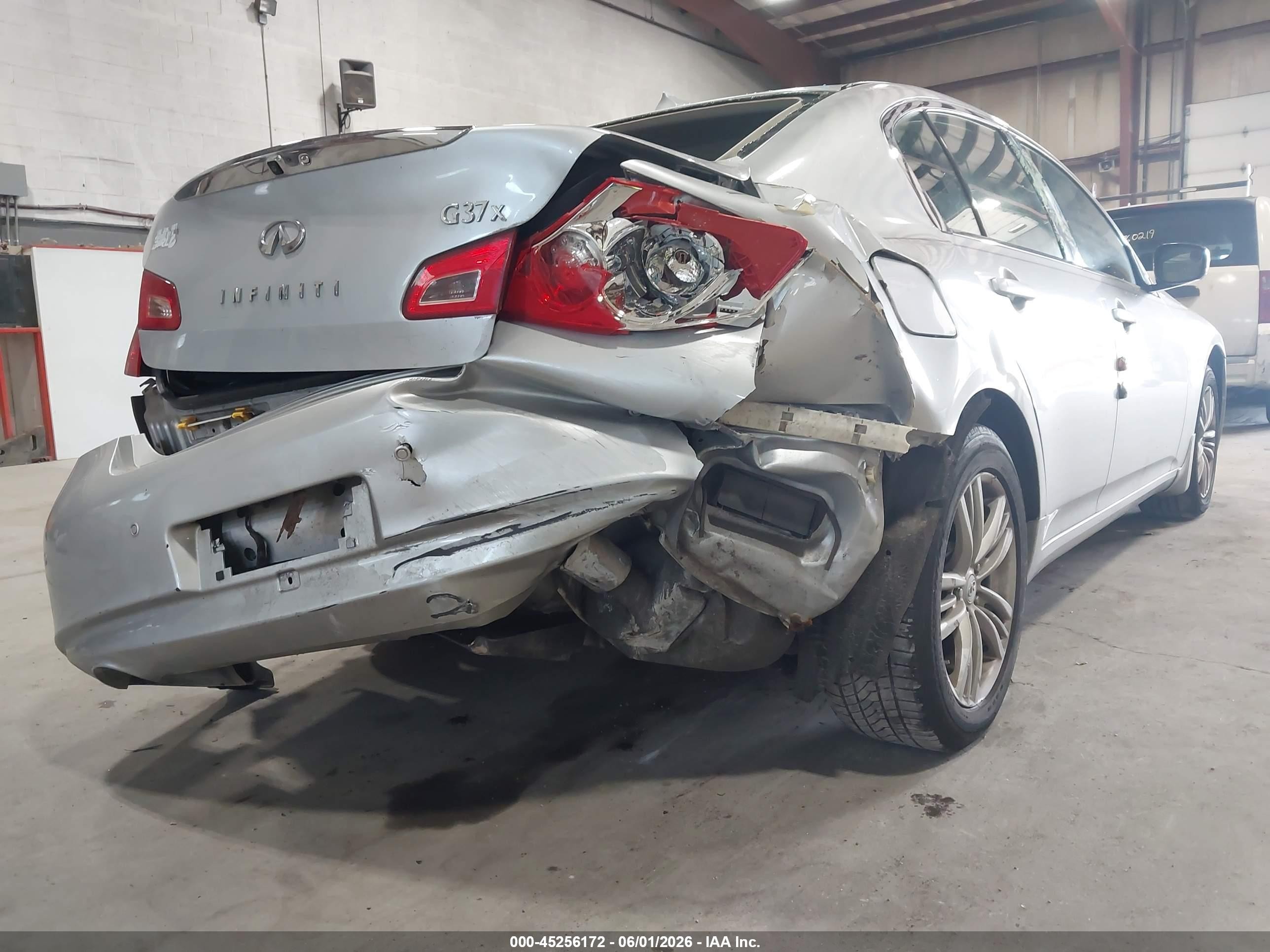 2013 Infiniti G37x   Серебряный vin: JN1CV6AR8DM754182