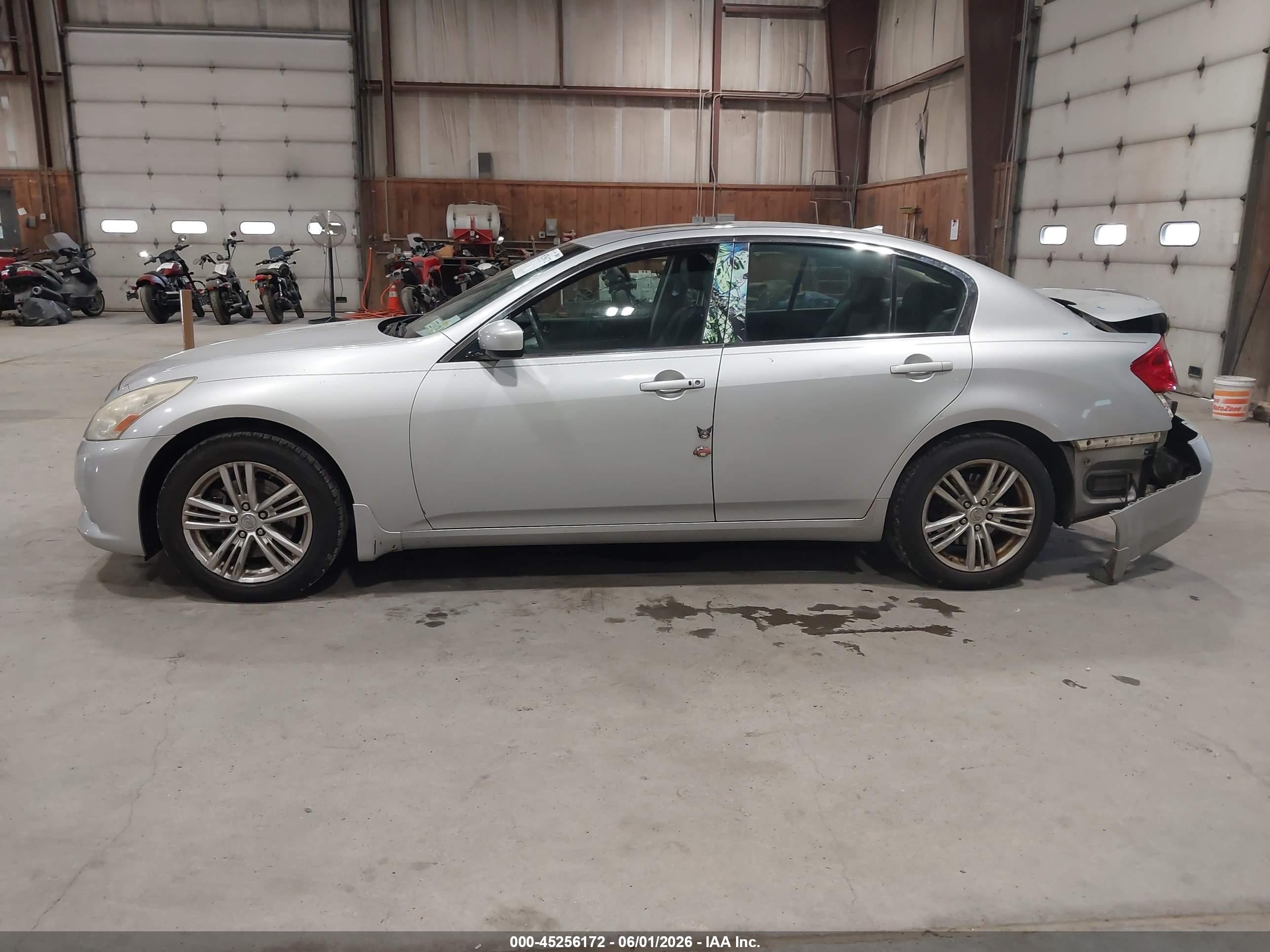 2013 Infiniti G37x   Серебряный vin: JN1CV6AR8DM754182