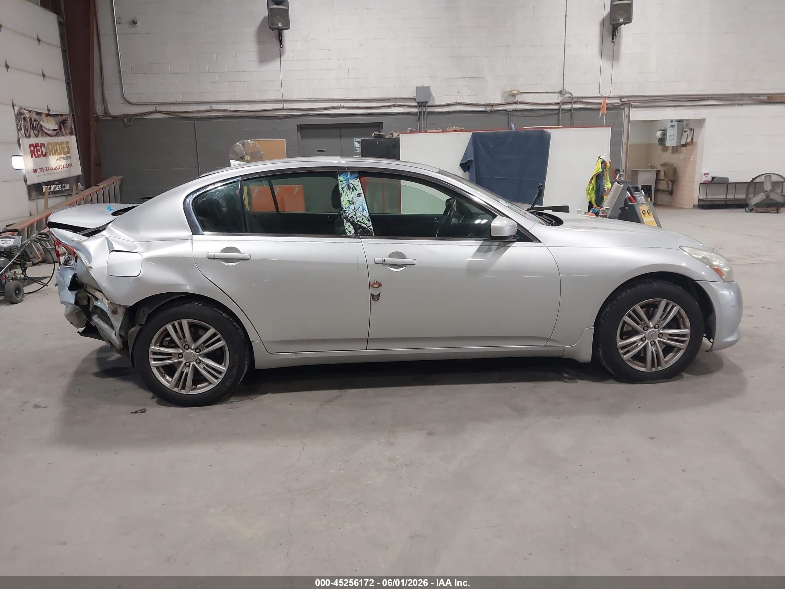2013 Infiniti G37x   Серебряный vin: JN1CV6AR8DM754182