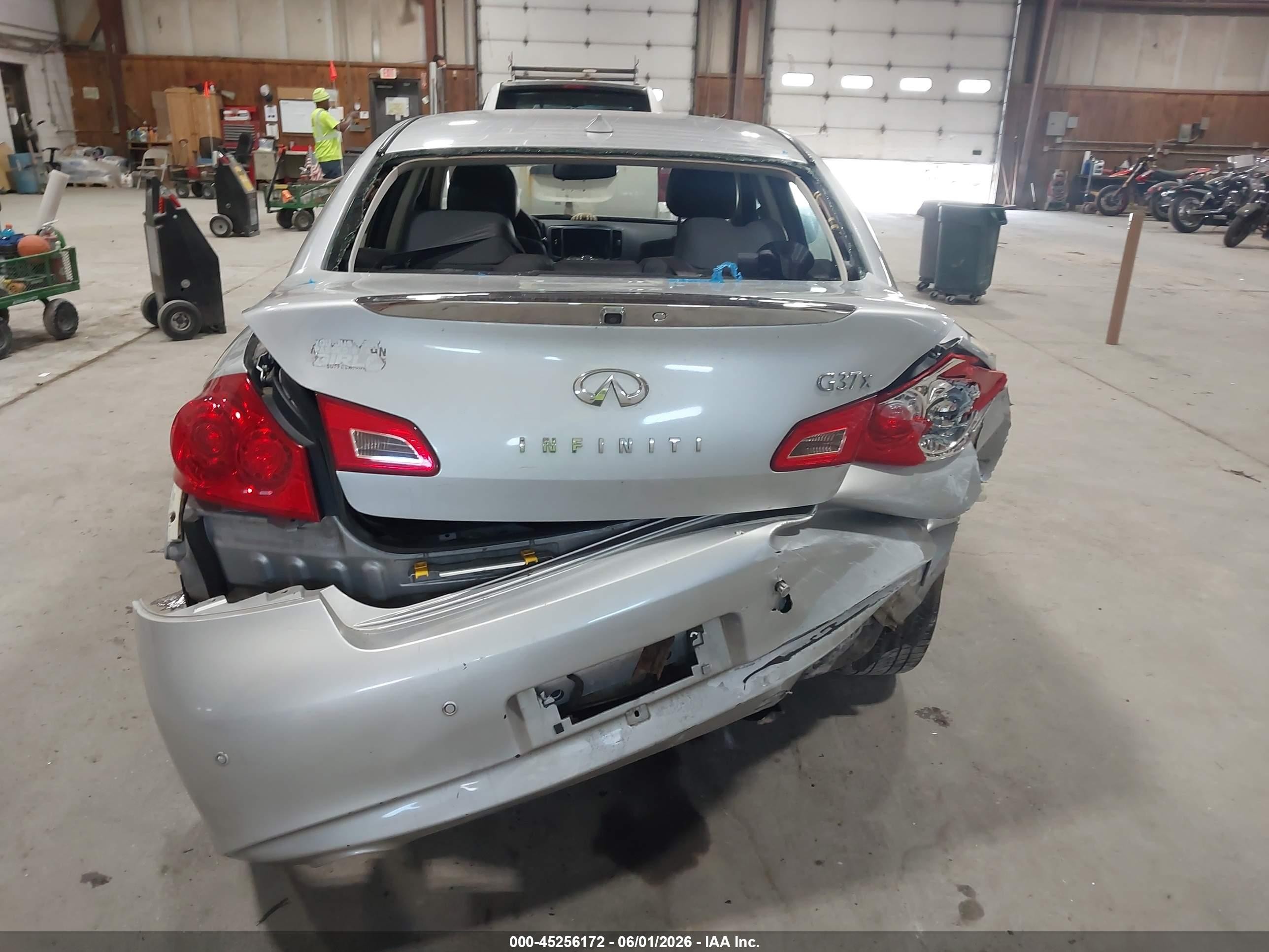2013 Infiniti G37x   Серебряный vin: JN1CV6AR8DM754182