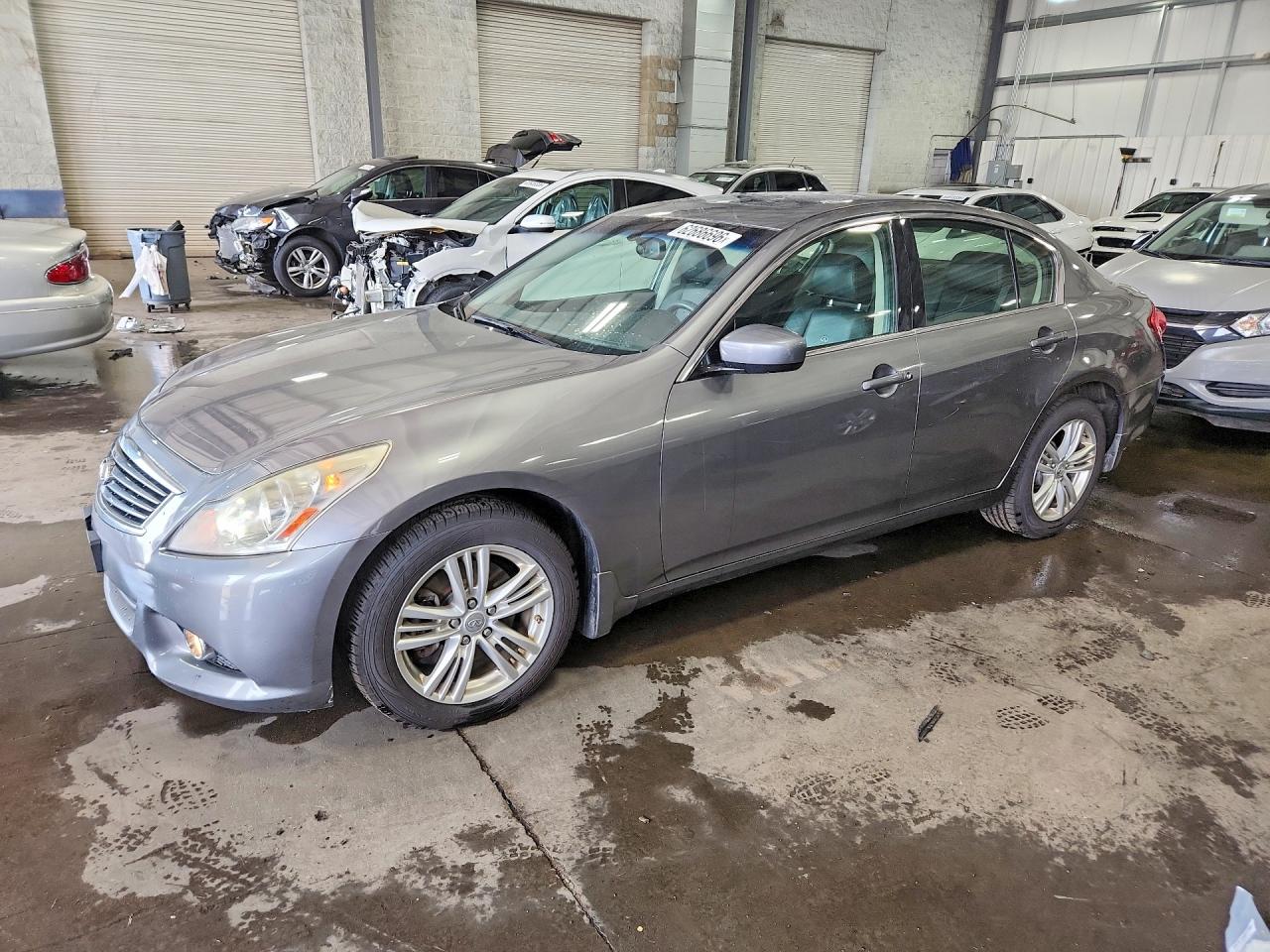 2013 Infiniti G37 Sedan X Серый vin: JN1CV6AR8DM758684