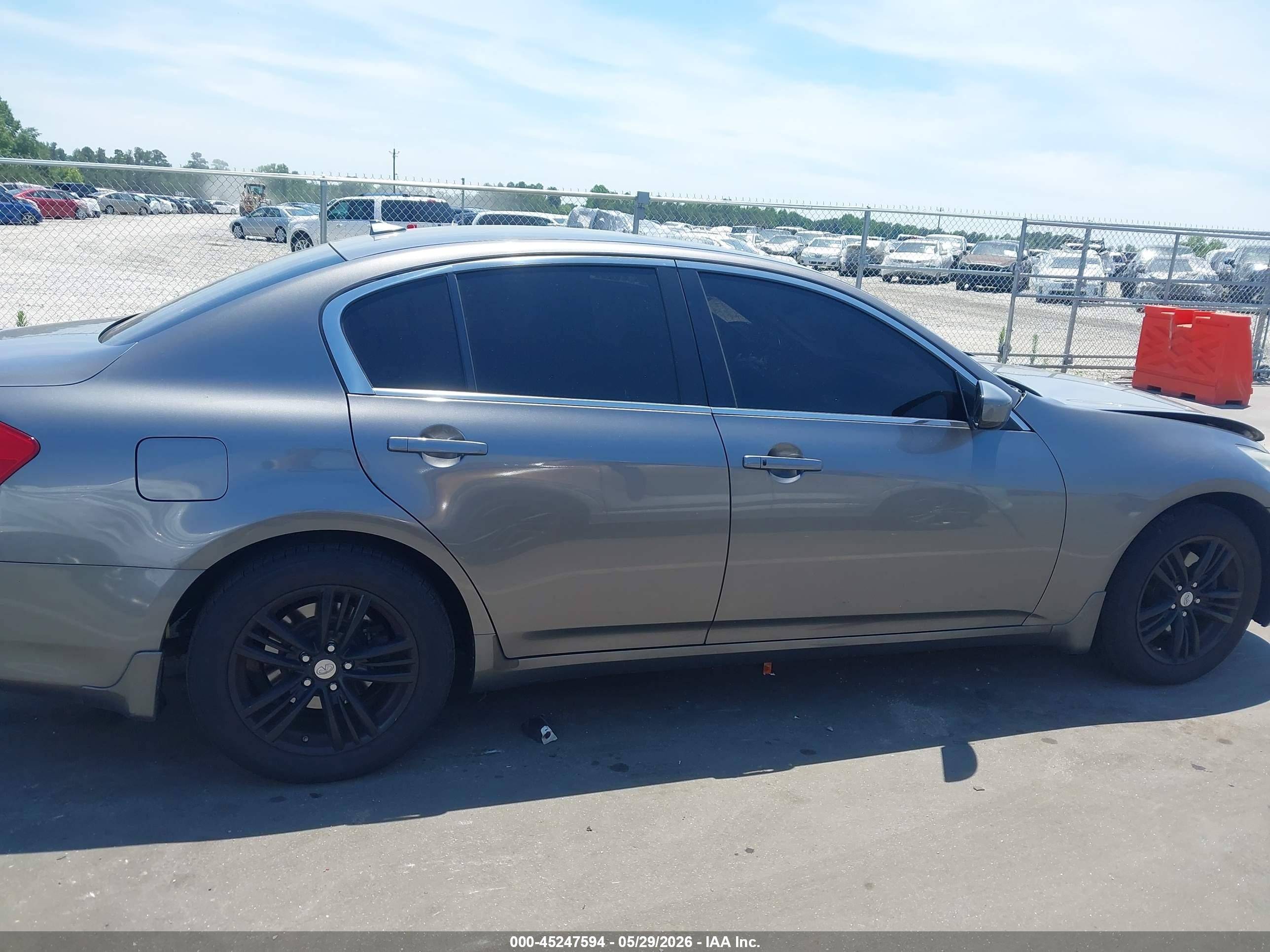 2013 Infiniti G37x   Серый vin: JN1CV6AR8DM760824