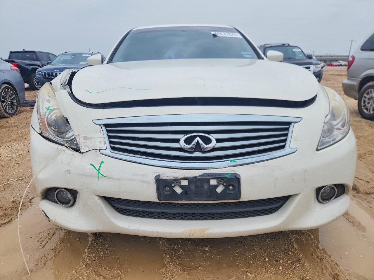 2015 Infiniti Q40 Base White vin: JN1CV6AR8FM523821