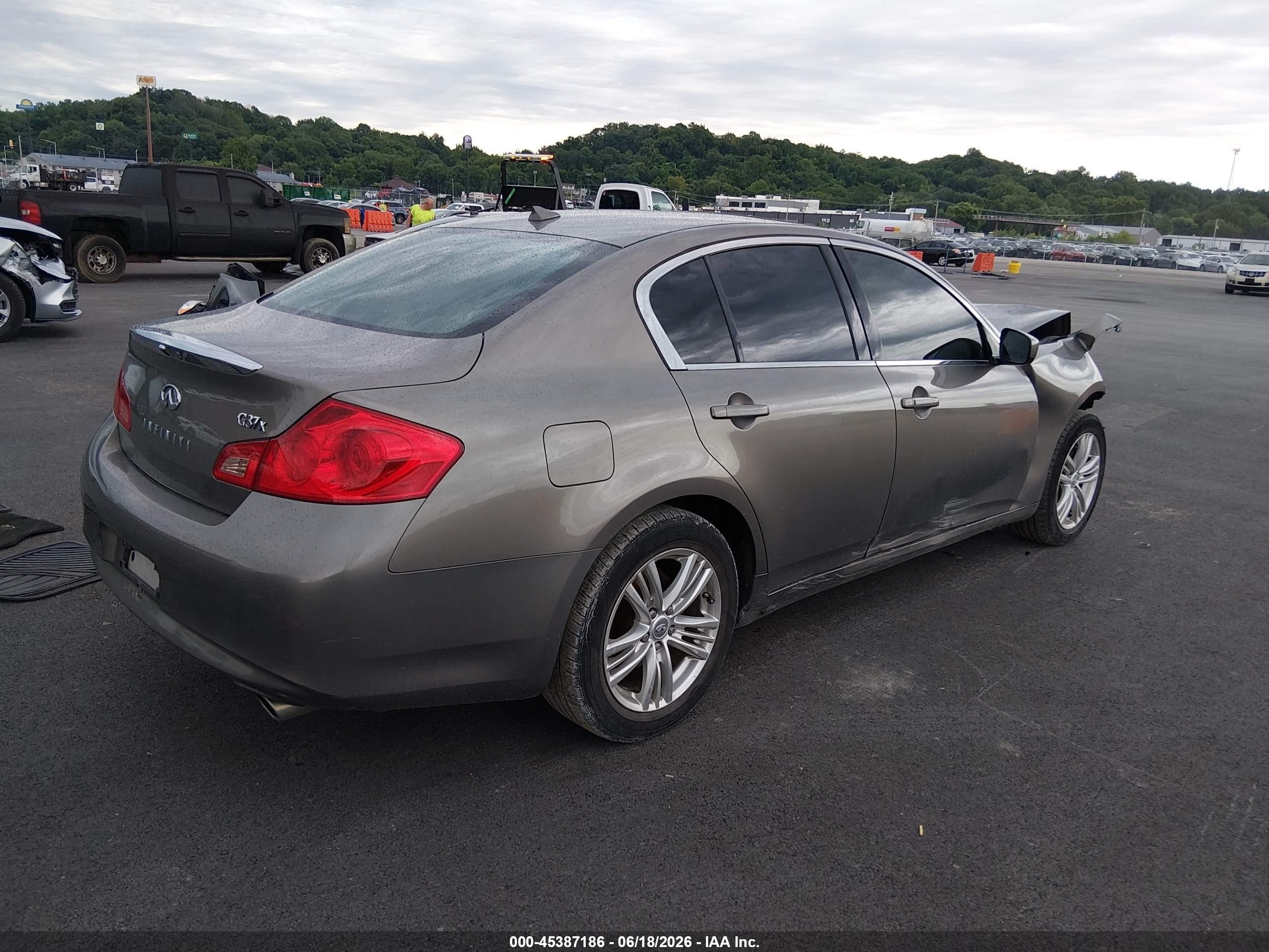2010 Infiniti G37x   Серый vin: JN1CV6AR9AM452394