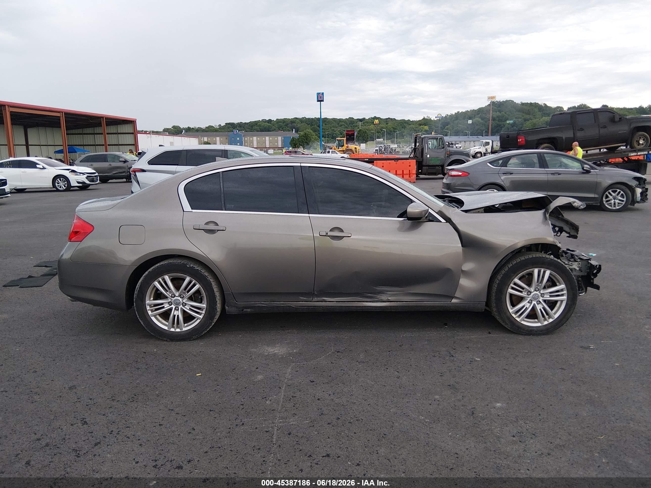 2010 Infiniti G37x   Серый vin: JN1CV6AR9AM452394