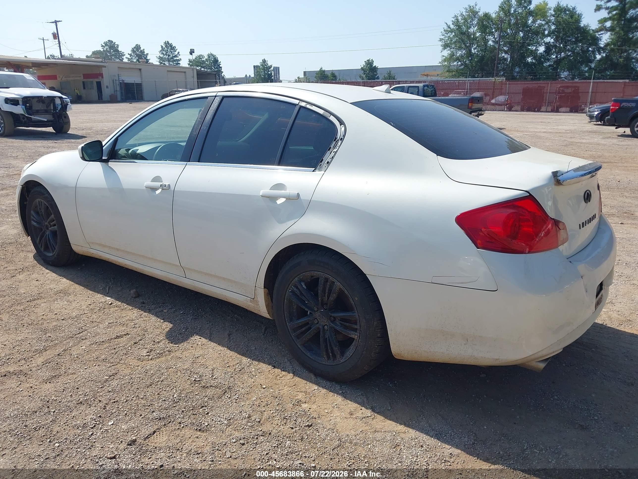 2010 Infiniti G37x   White vin: JN1CV6AR9AM452590