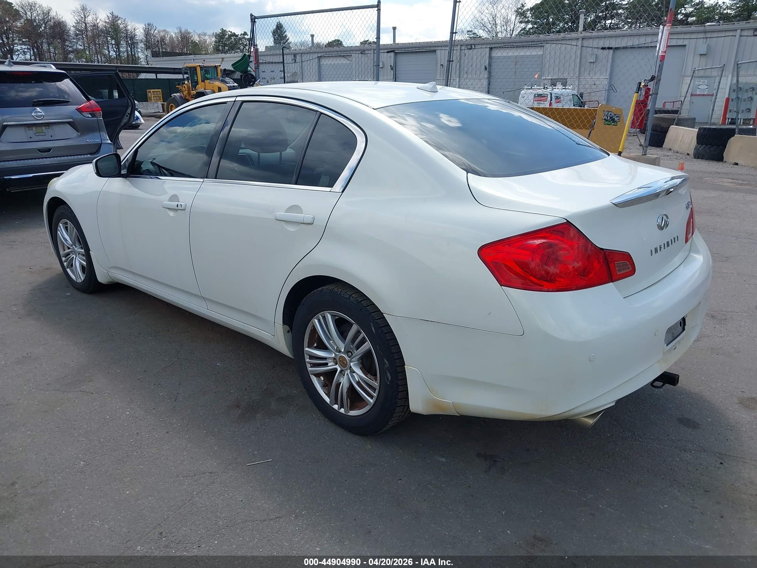2012 Infiniti G37x   Белый vin: JN1CV6AR9CM674758