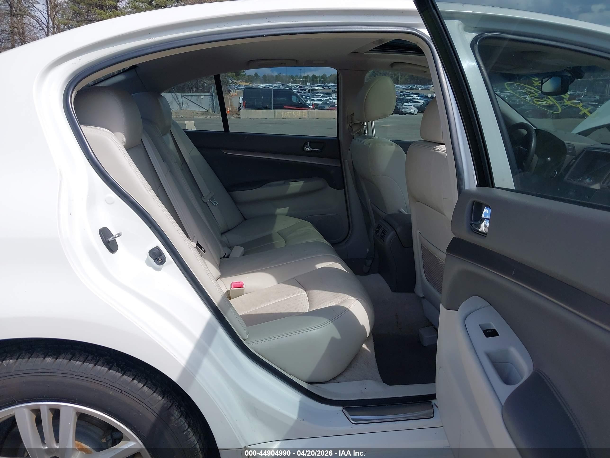 2012 Infiniti G37x   Белый vin: JN1CV6AR9CM674758