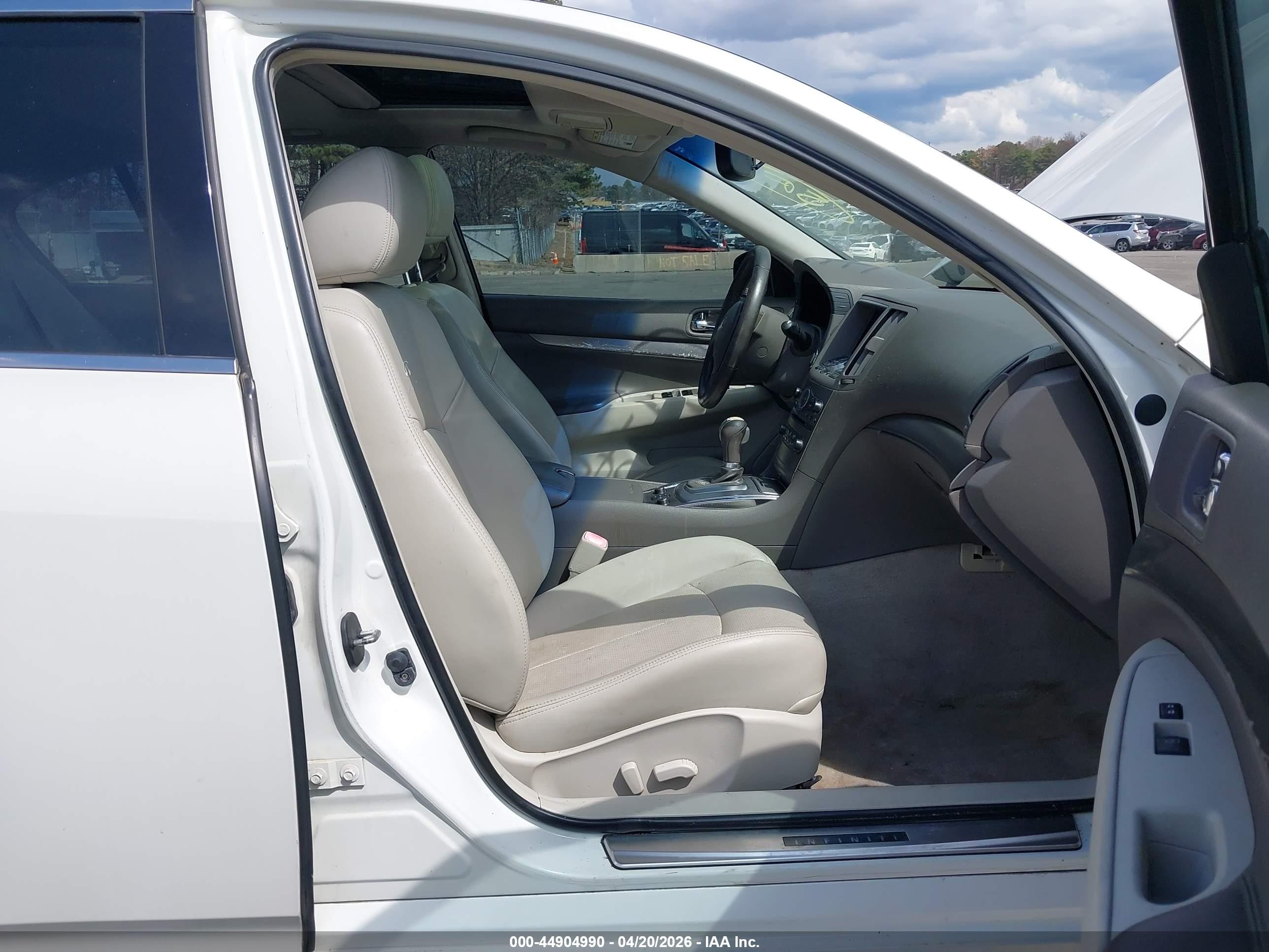 2012 Infiniti G37x   Белый vin: JN1CV6AR9CM674758