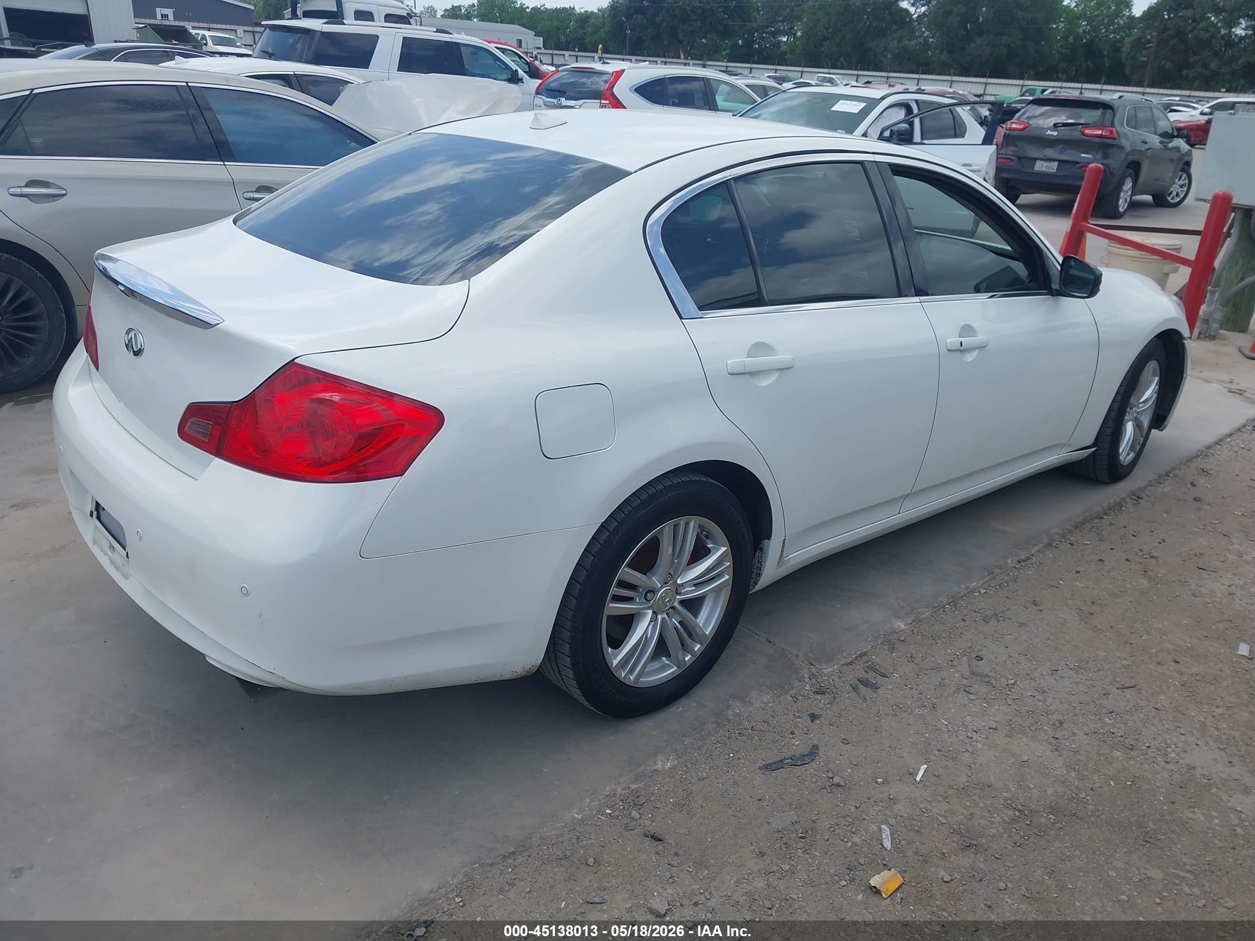 2013 Infiniti G37   White vin: JN1CV6AR9DM358410