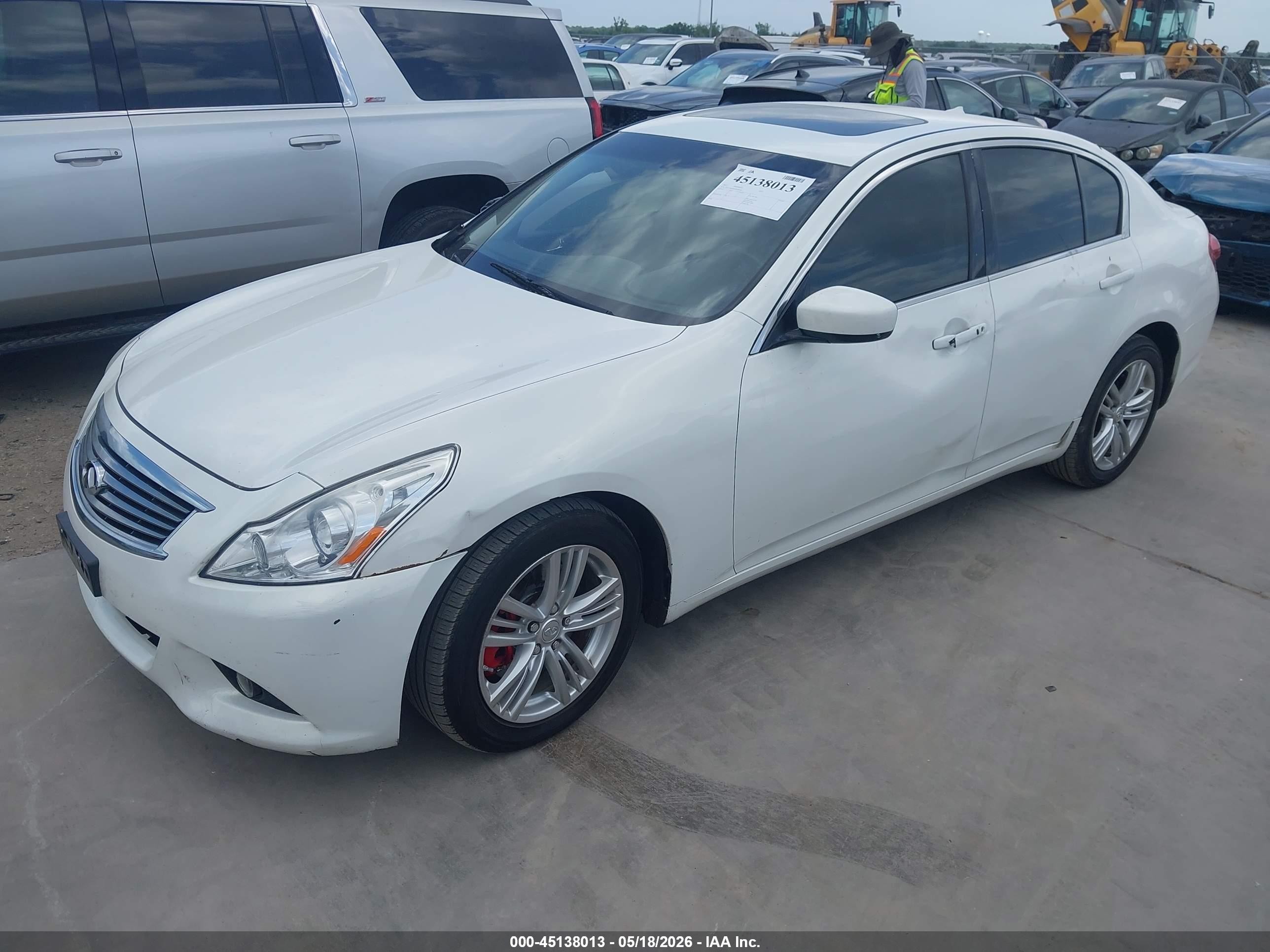 2013 Infiniti G37   White vin: JN1CV6AR9DM358410