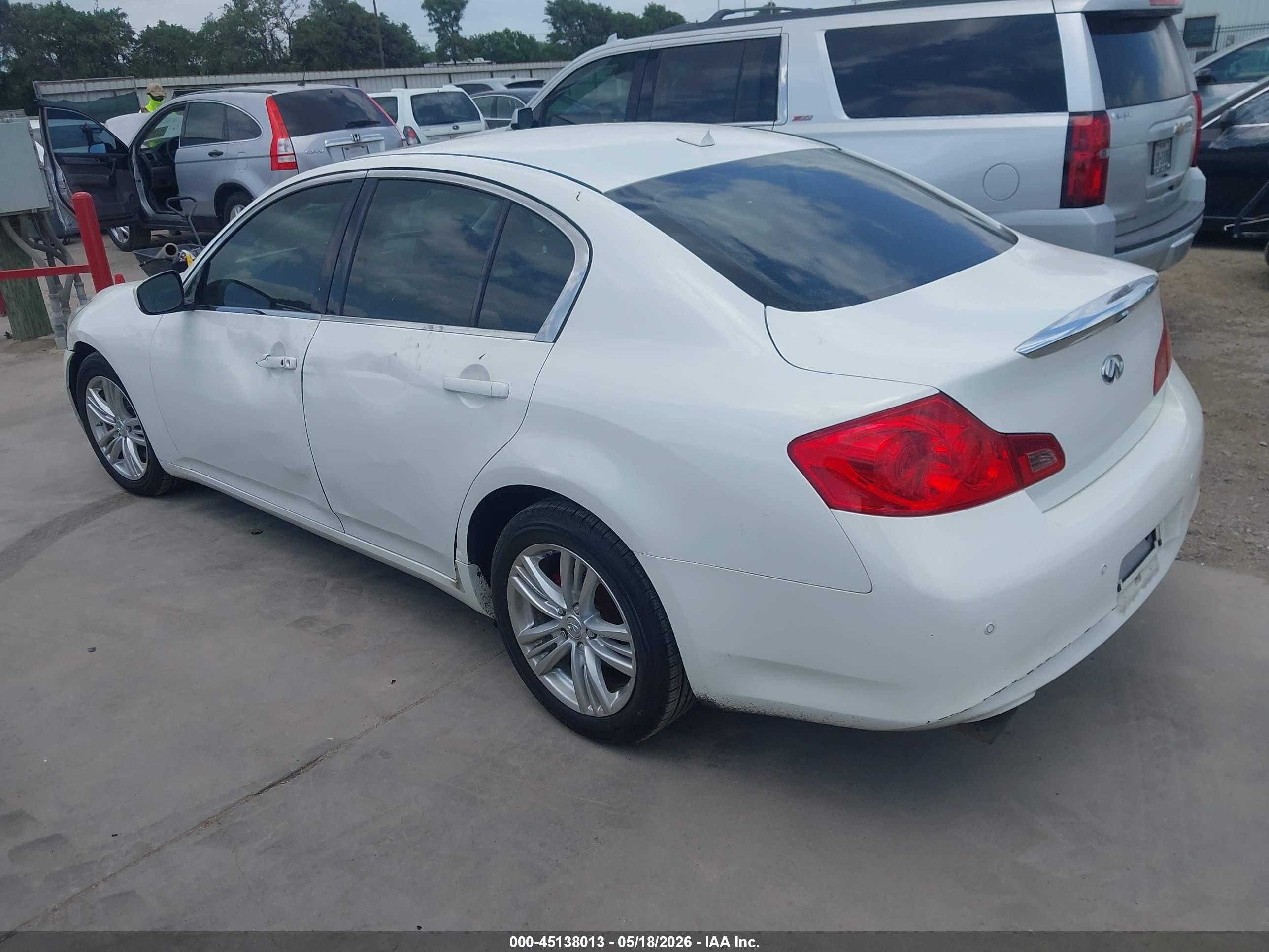 2013 Infiniti G37   White vin: JN1CV6AR9DM358410