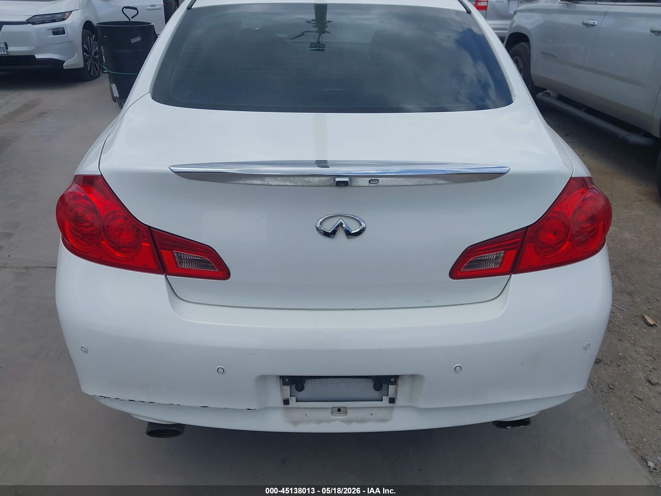 2013 Infiniti G37   White vin: JN1CV6AR9DM358410