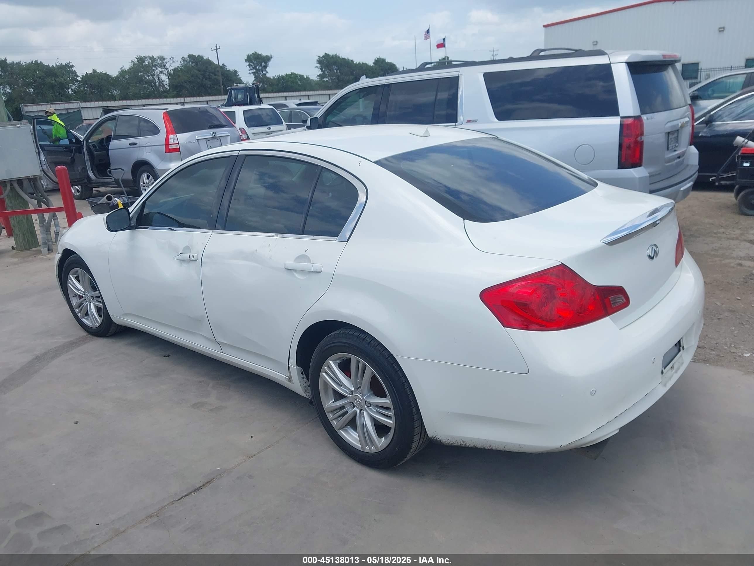 2013 Infiniti G37   White vin: JN1CV6AR9DM358410