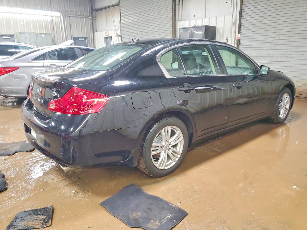 2013 Infiniti G37 Sedan X Черный vin: JN1CV6AR9DM769399