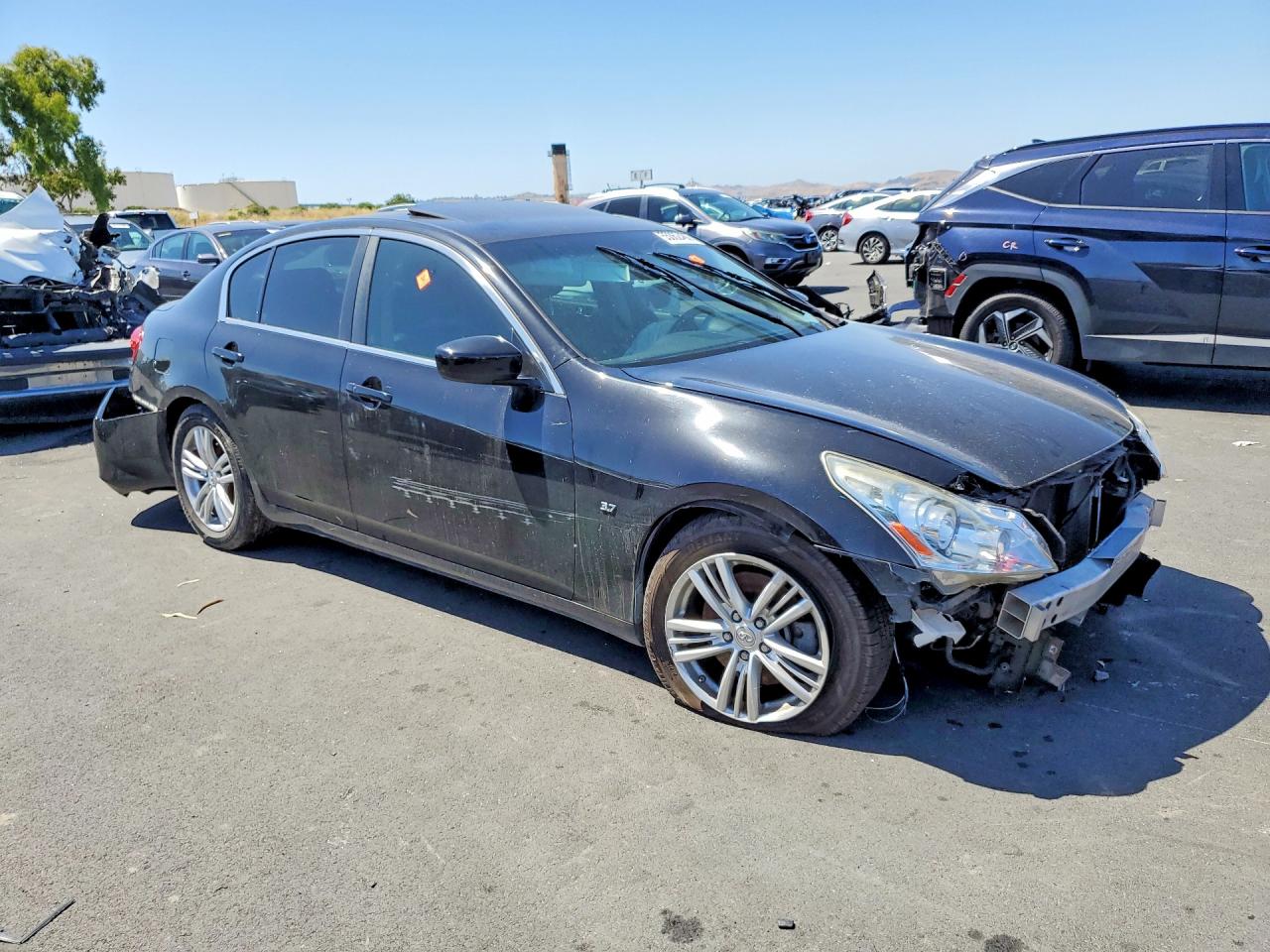 2015 Infiniti Q40 Base Черный vin: JN1CV6AR9FM523262