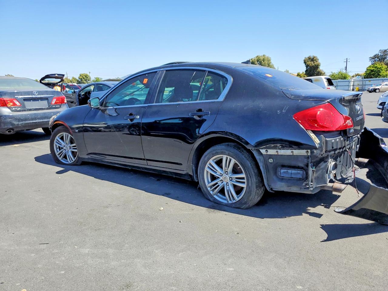 2015 Infiniti Q40 Base Черный vin: JN1CV6AR9FM523262