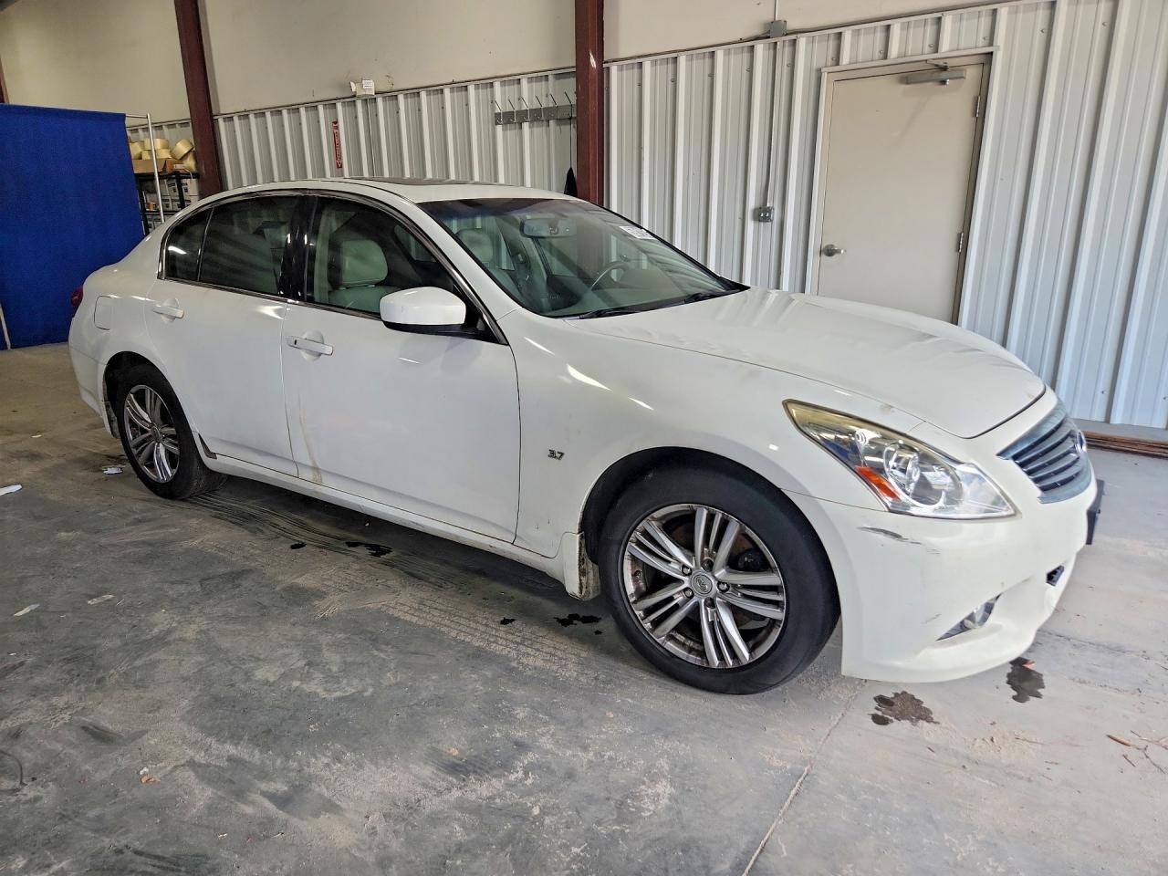 2015 Infiniti Q40 White vin: JN1CV6AR9FM524685