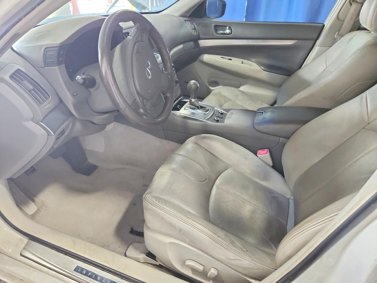 2015 Infiniti Q40 White vin: JN1CV6AR9FM524685