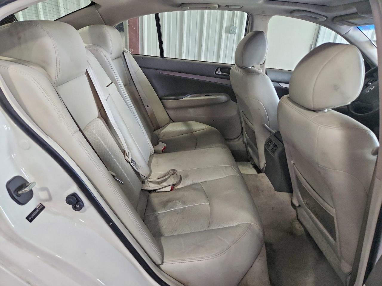 2015 Infiniti Q40 White vin: JN1CV6AR9FM524685