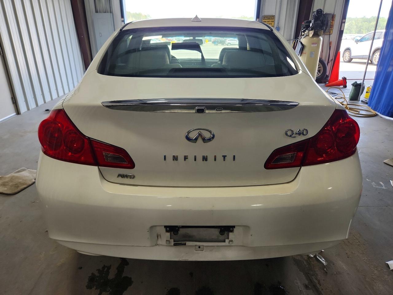 2015 Infiniti Q40 White vin: JN1CV6AR9FM524685