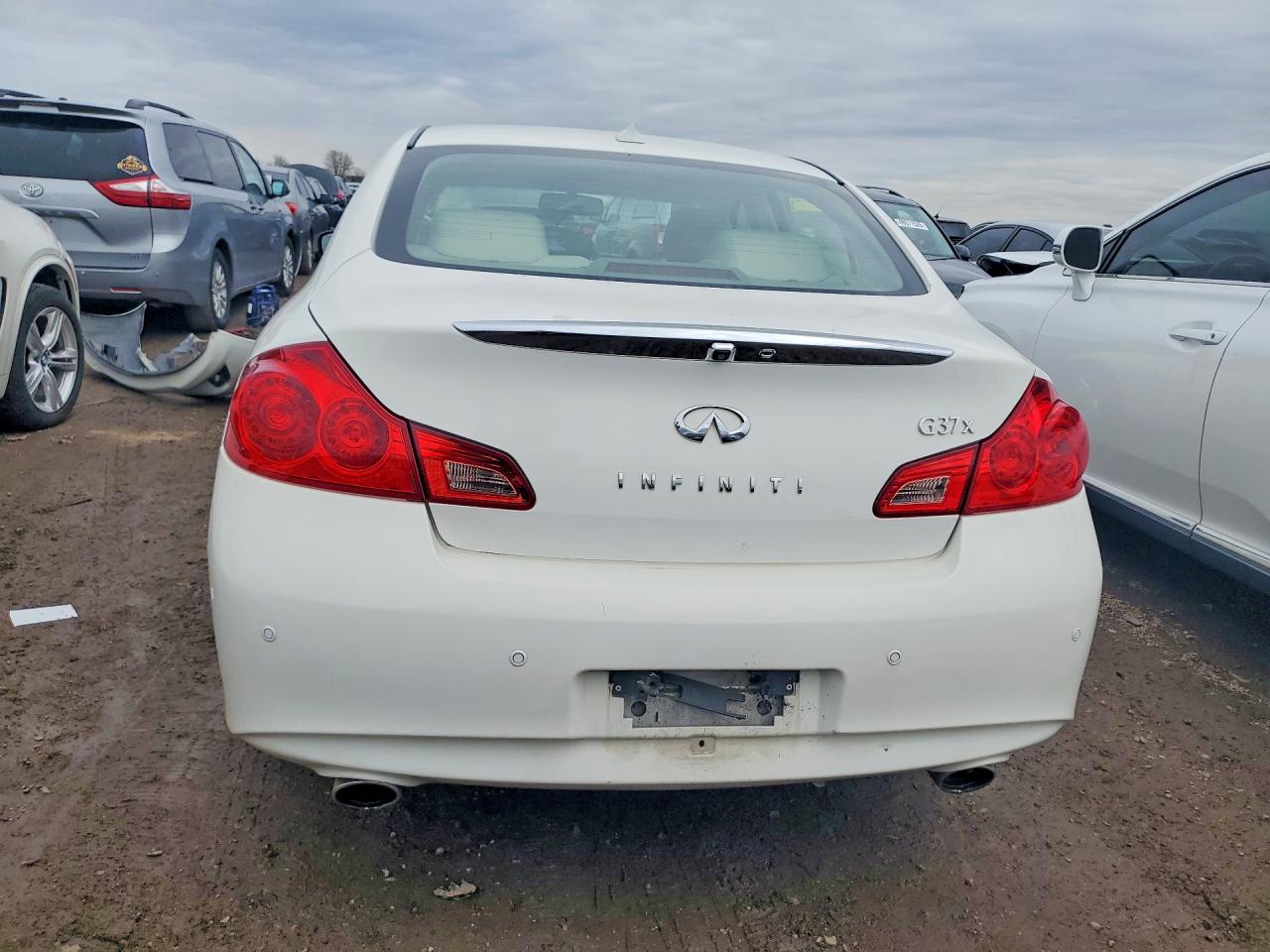 2011 Infiniti G37 Sedan X White vin: JN1CV6ARXBM352046