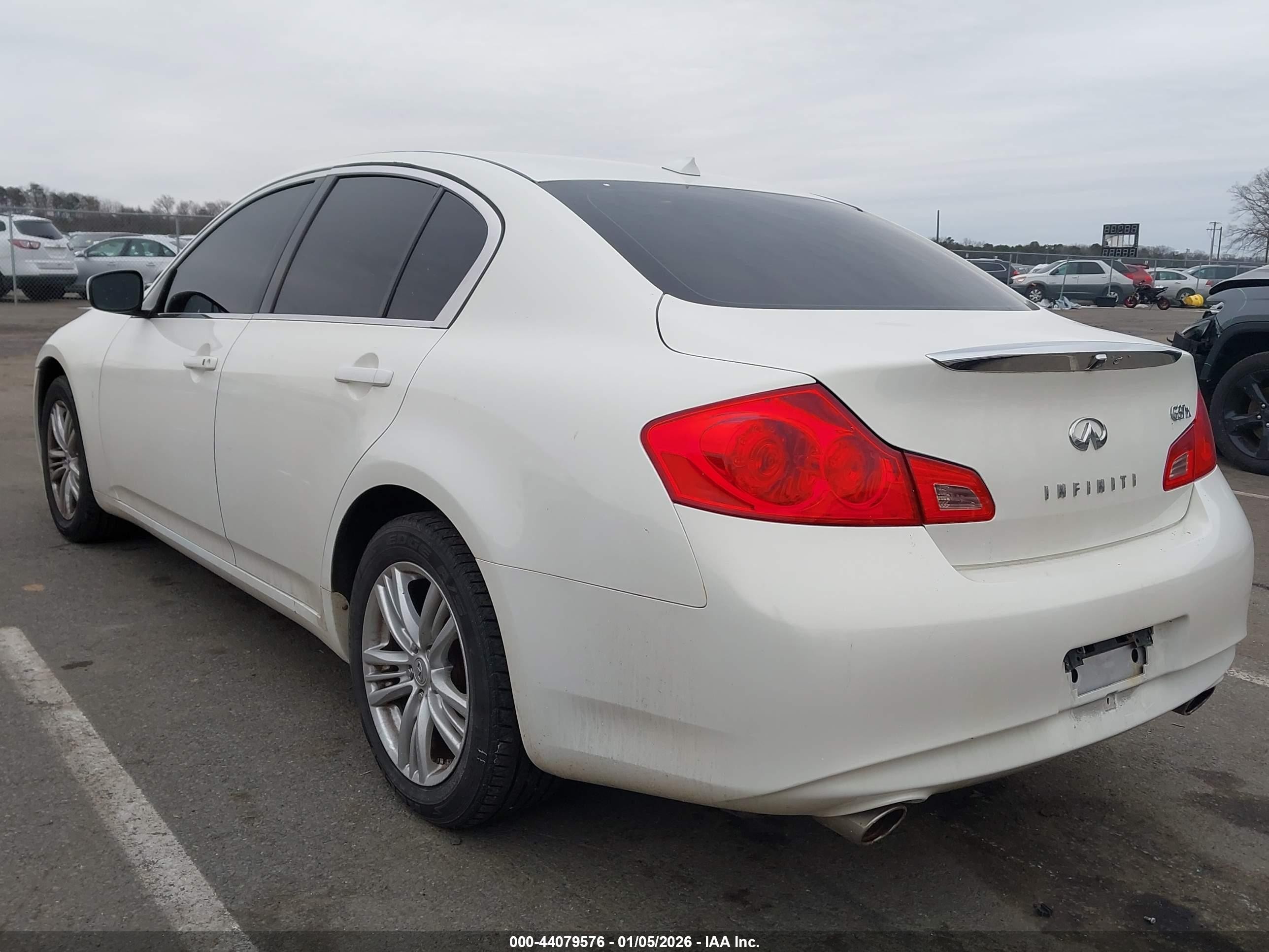 2011 Infiniti G37x   White vin: JN1CV6ARXBM405053