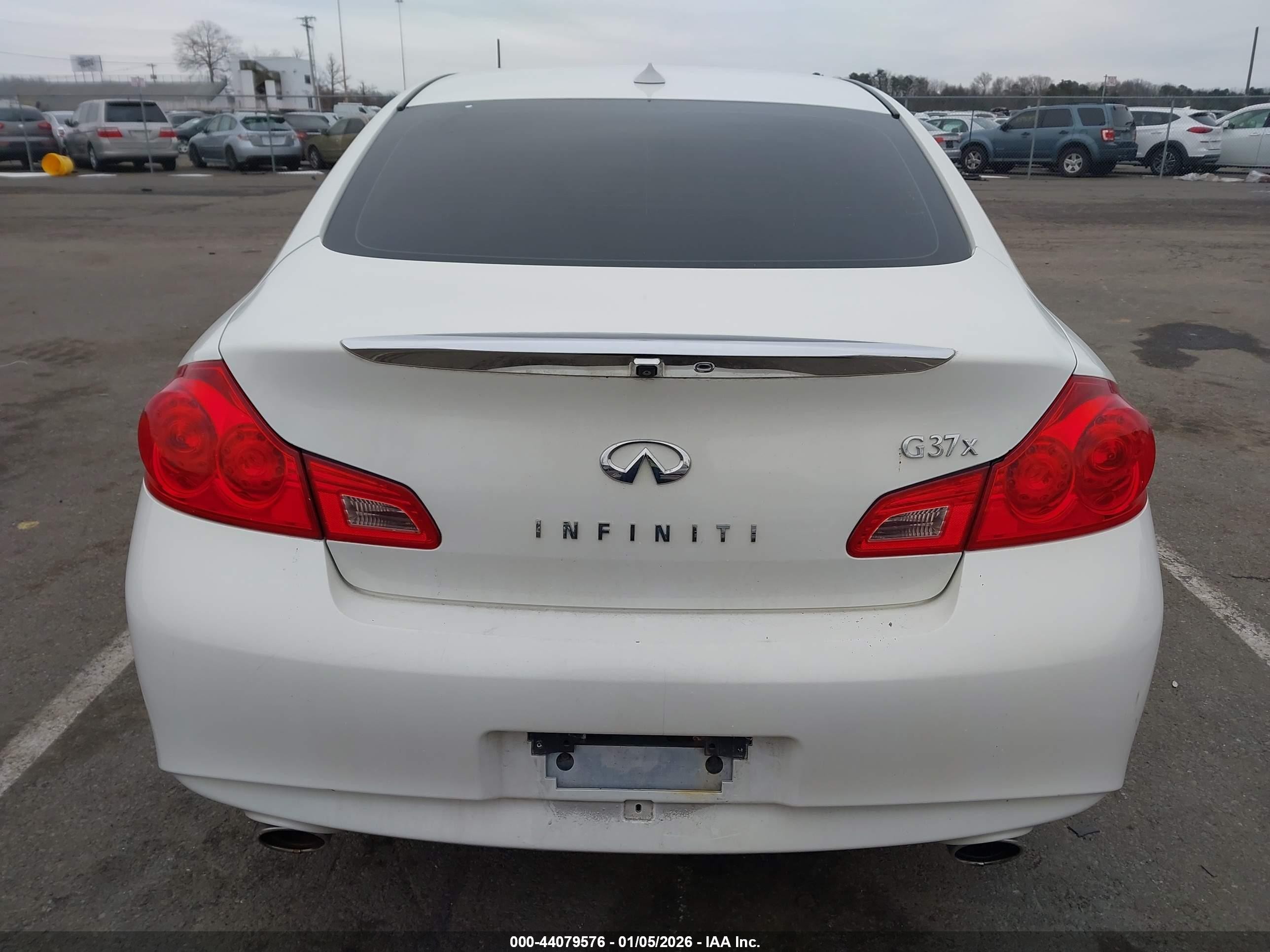 2011 Infiniti G37x   White vin: JN1CV6ARXBM405053