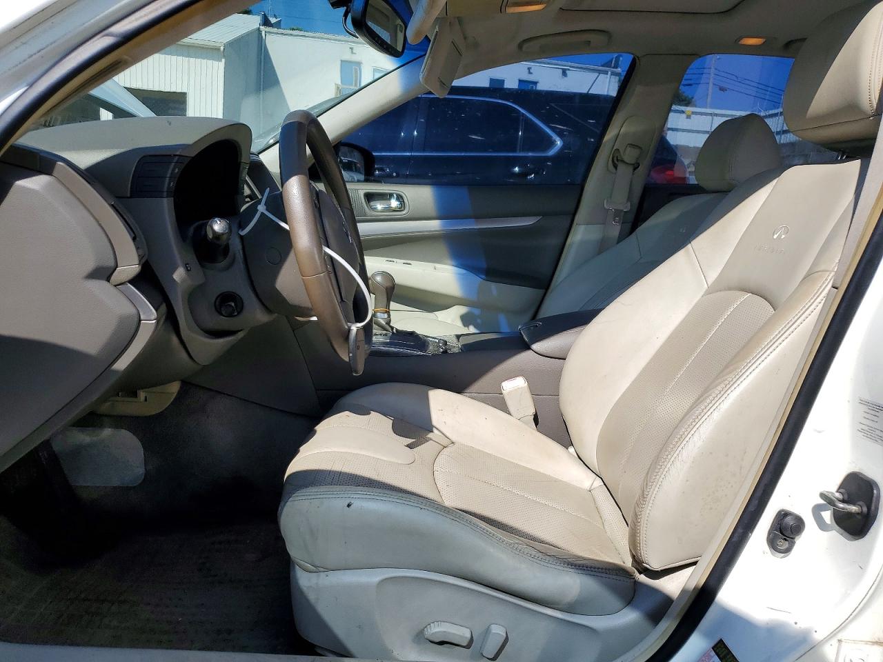 2011 Infiniti G37 White vin: JN1CV6ARXBM407952