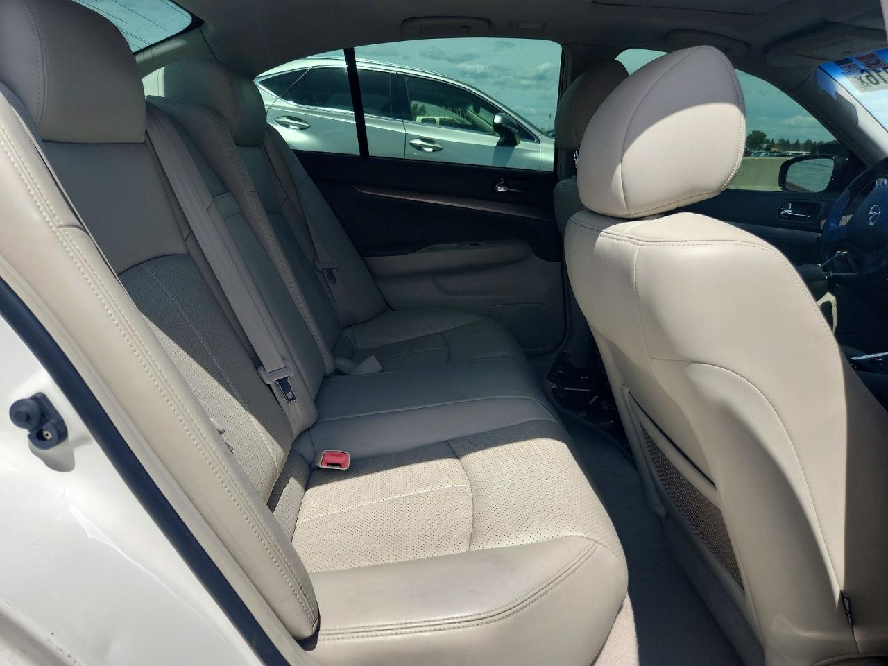 2011 Infiniti G37 Sedan X White vin: JN1CV6ARXBM412584