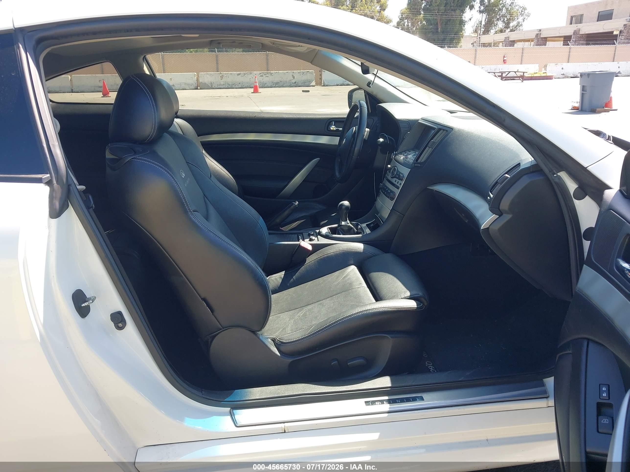 2014 Infiniti Q60 Sport Белый vin: JN1CV6EK1EM110330