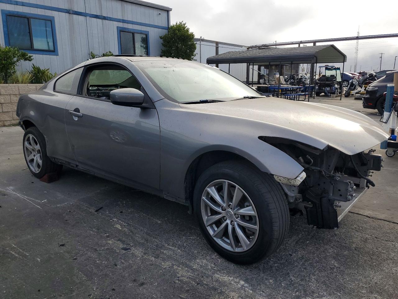 2014 Infiniti Q60 Coupe Journey Silver vin: JN1CV6EK2EM112958