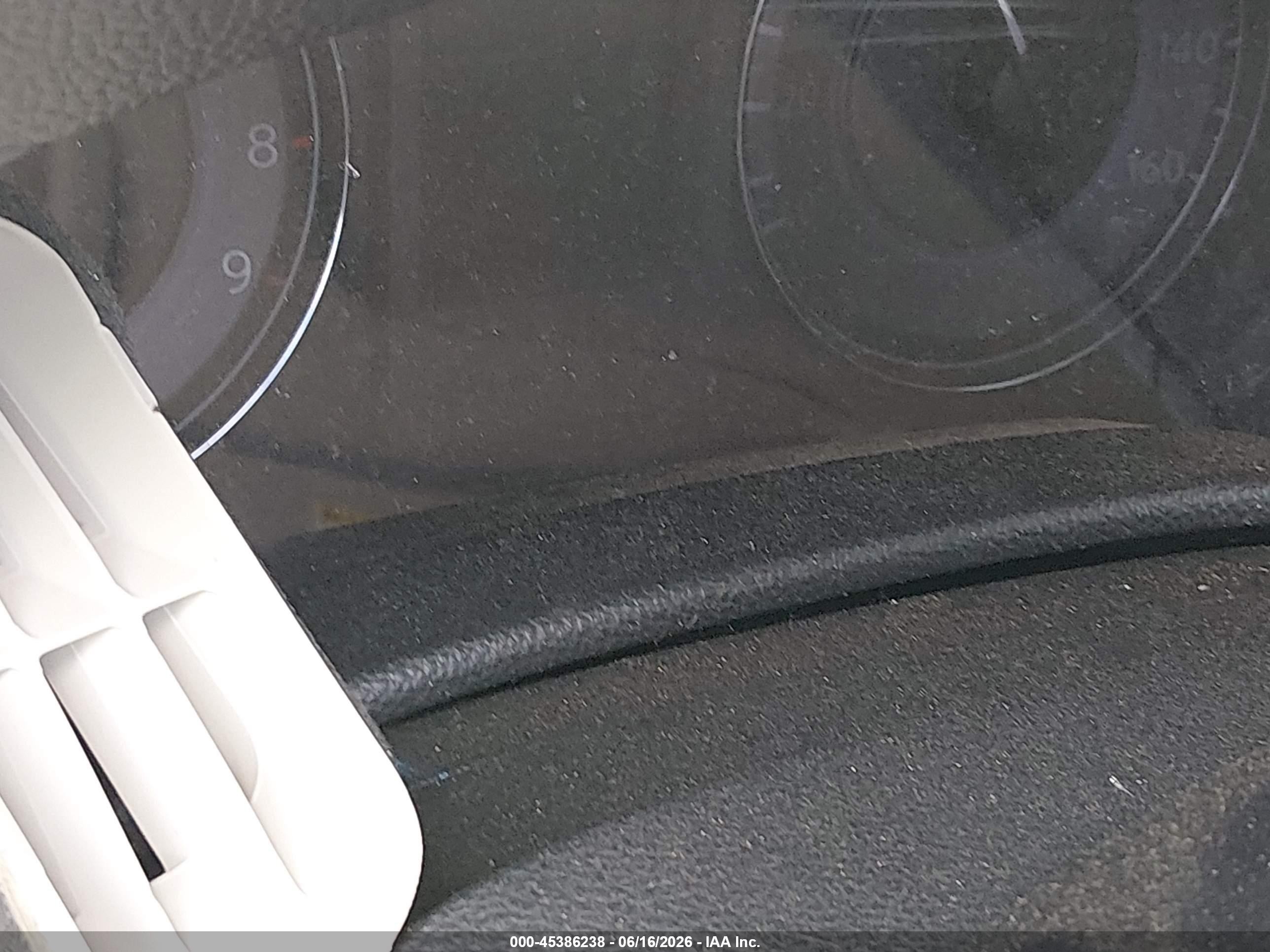2014 Infiniti Q60 Journey Silver vin: JN1CV6EK3EM110216