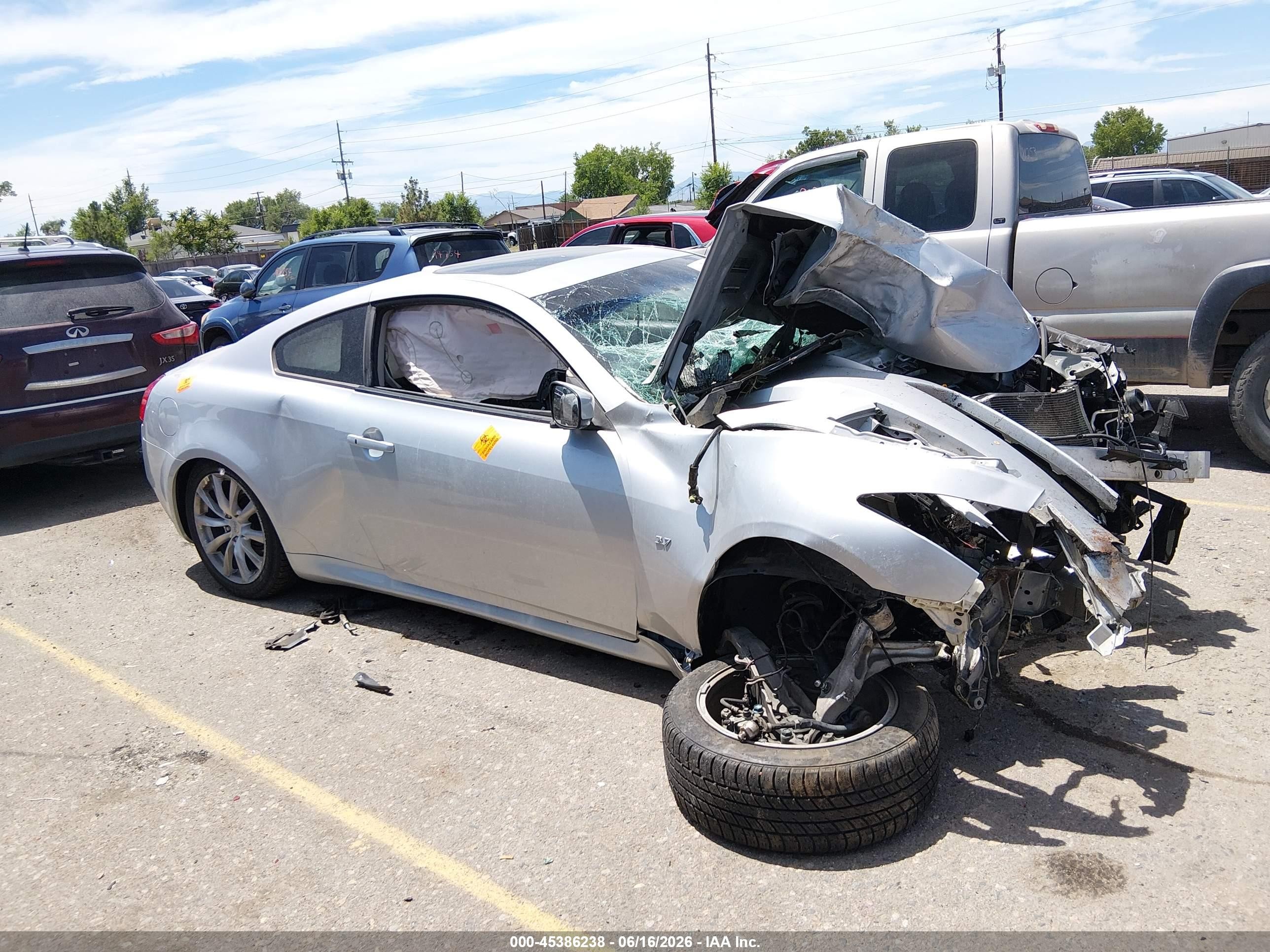 2014 Infiniti Q60 Journey Silver vin: JN1CV6EK3EM110216