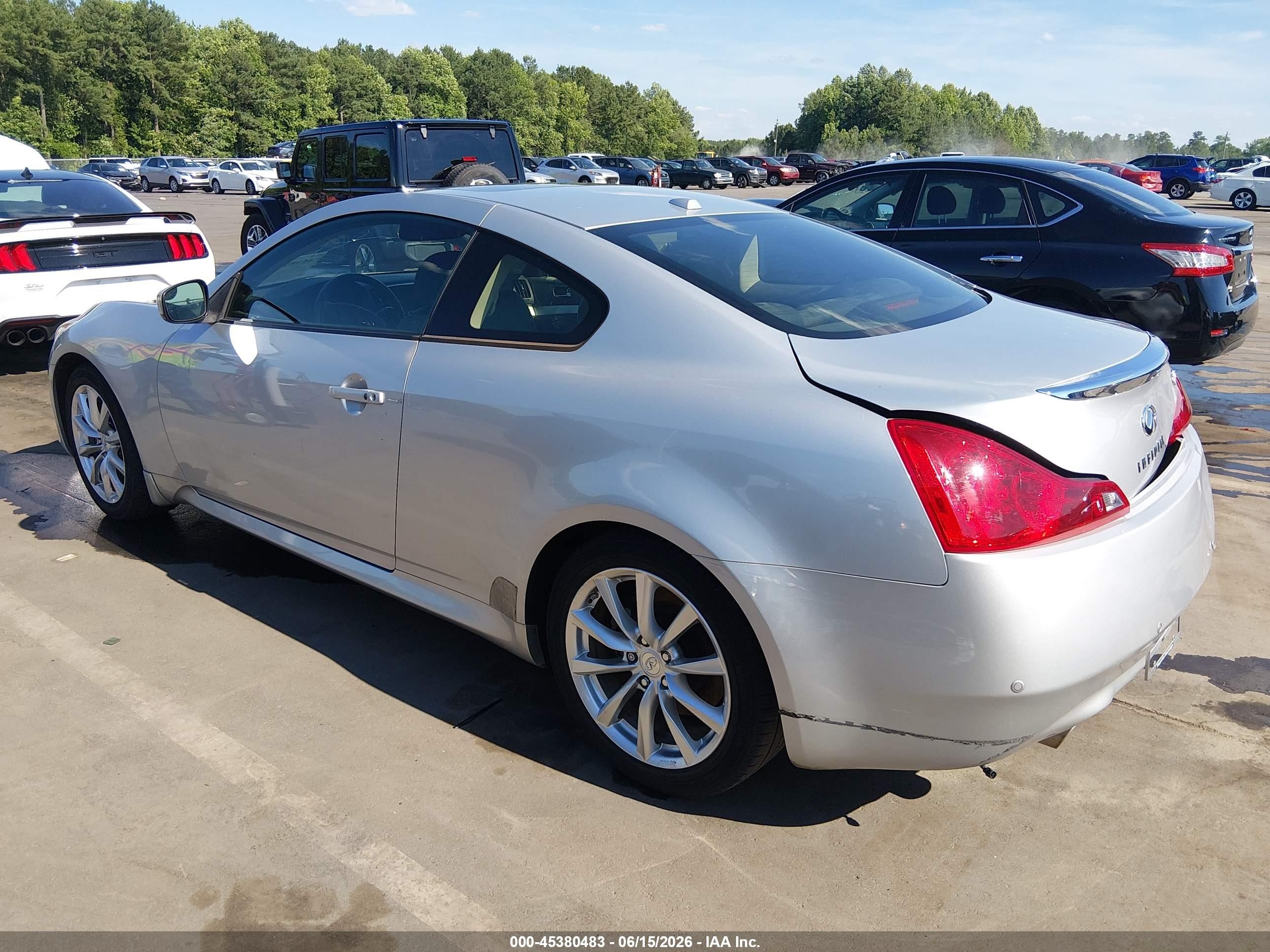 2014 Infiniti Q60 Journey Silver vin: JN1CV6EK4EM112573