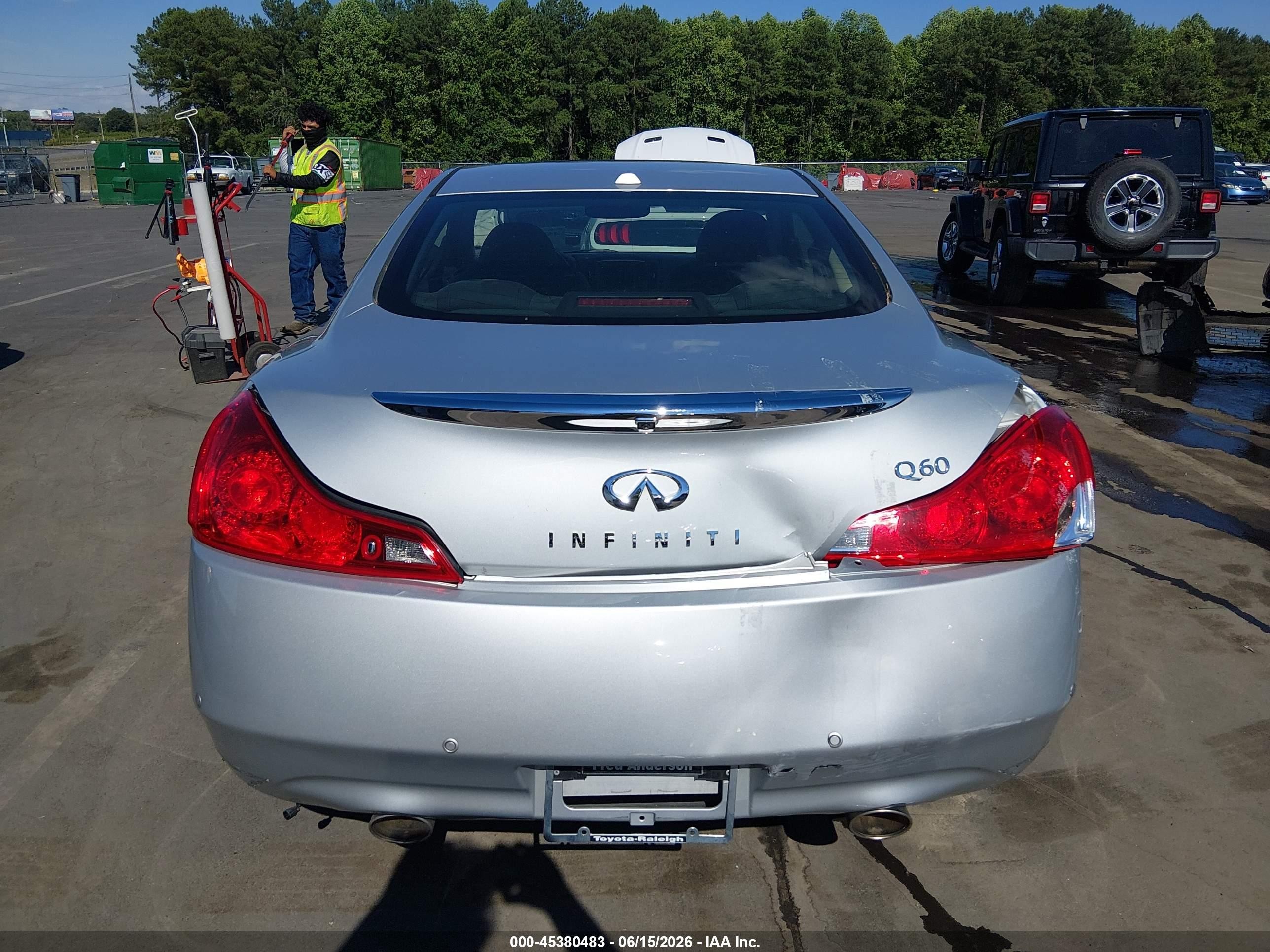 2014 Infiniti Q60 Journey Silver vin: JN1CV6EK4EM112573