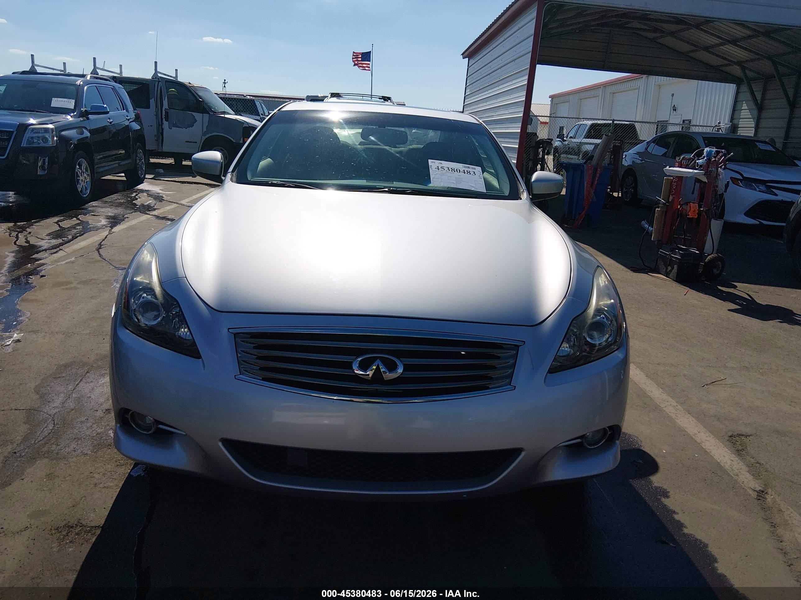 2014 Infiniti Q60 Journey Silver vin: JN1CV6EK4EM112573