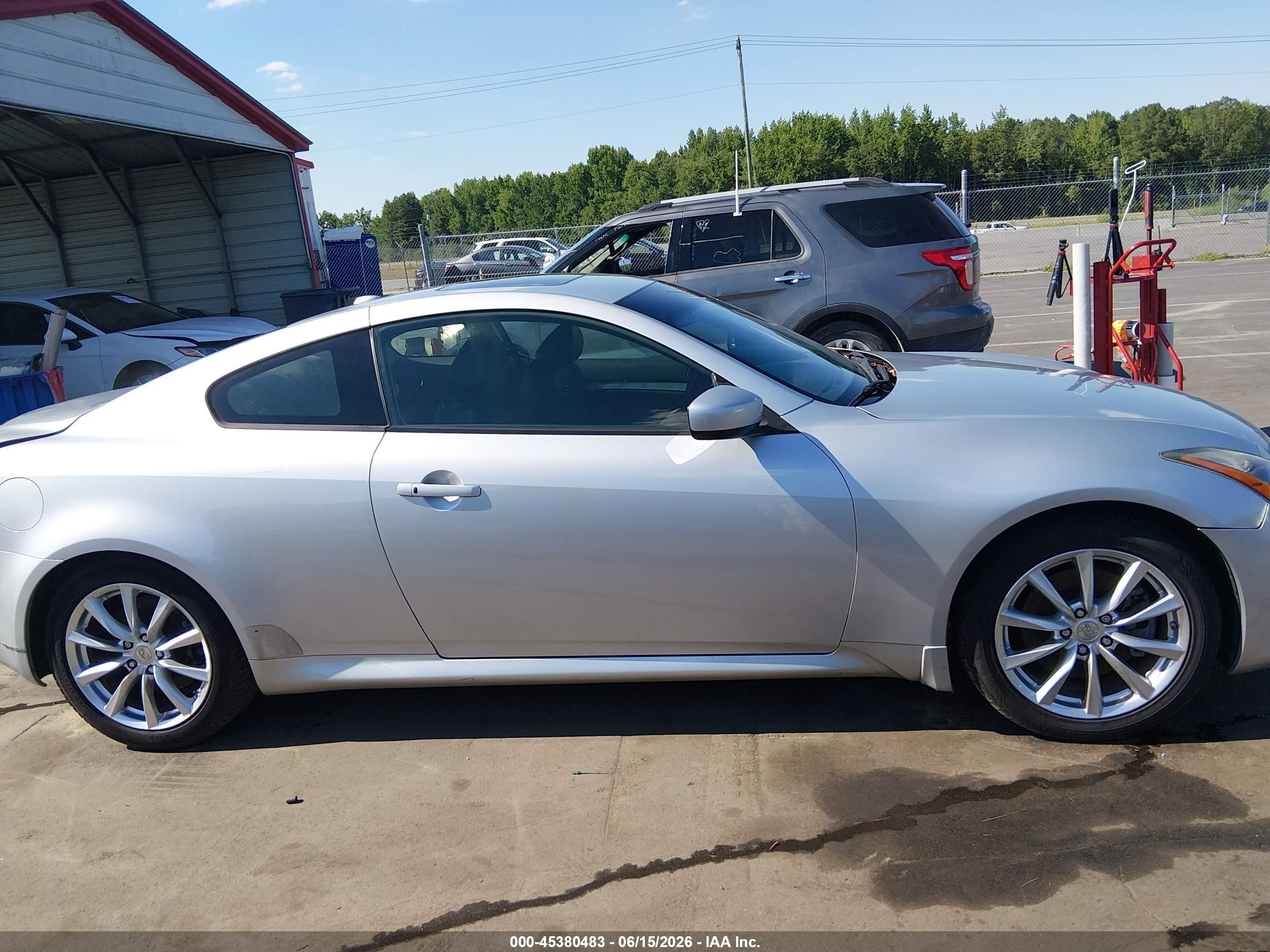 2014 Infiniti Q60 Journey Silver vin: JN1CV6EK4EM112573