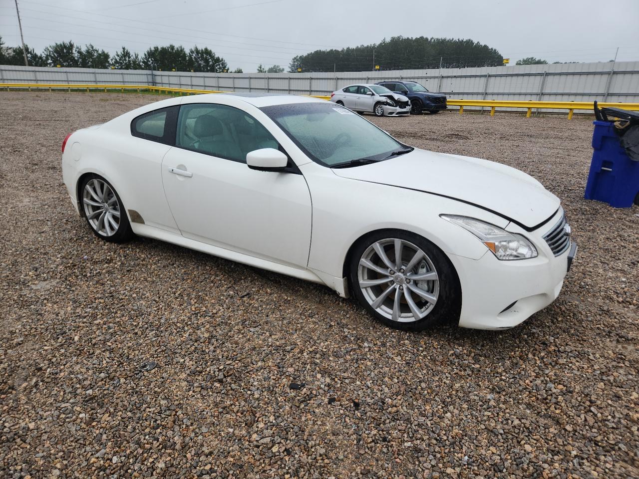 2010 Infiniti G37 Coupe Base White vin: JN1CV6EK5AM101186