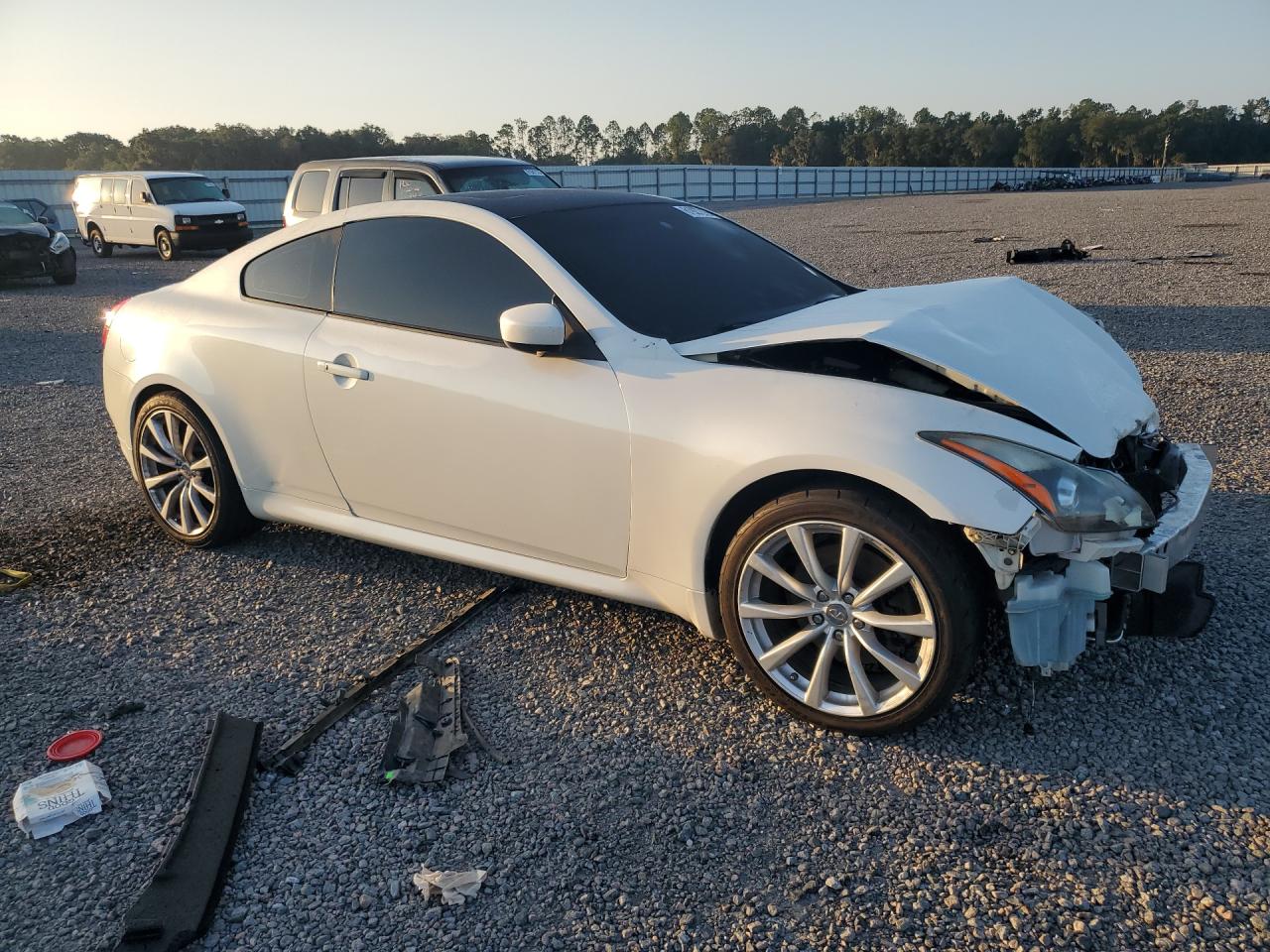 2015 Infiniti Q60 Coupe Journey White vin: JN1CV6EK5FM870567