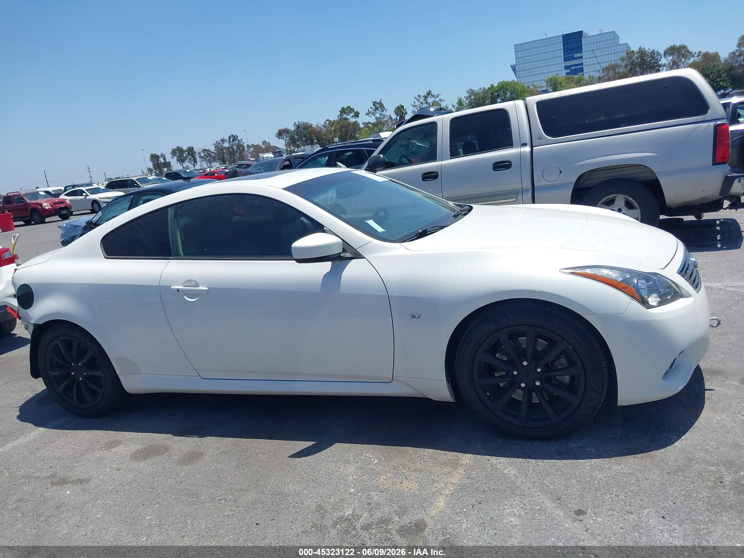 2014 Infiniti Q60 Journey White vin: JN1CV6EK6EM112400