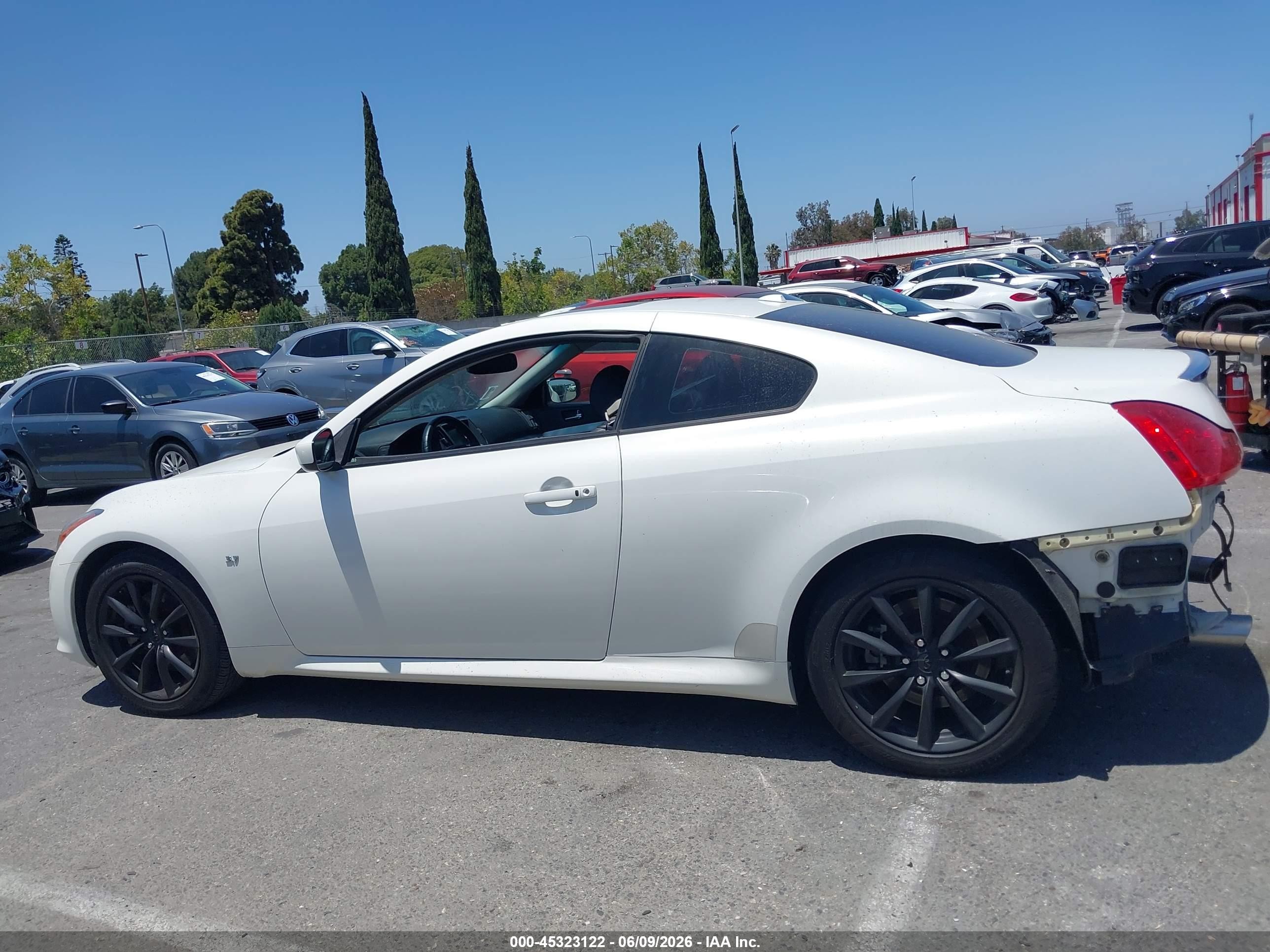 2014 Infiniti Q60 Journey White vin: JN1CV6EK6EM112400