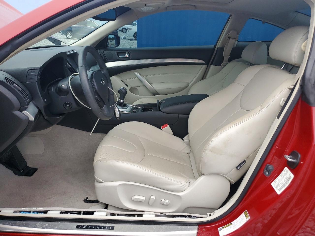 2015 Infiniti Q60 Coupe Journey Red vin: JN1CV6EK7FM871333