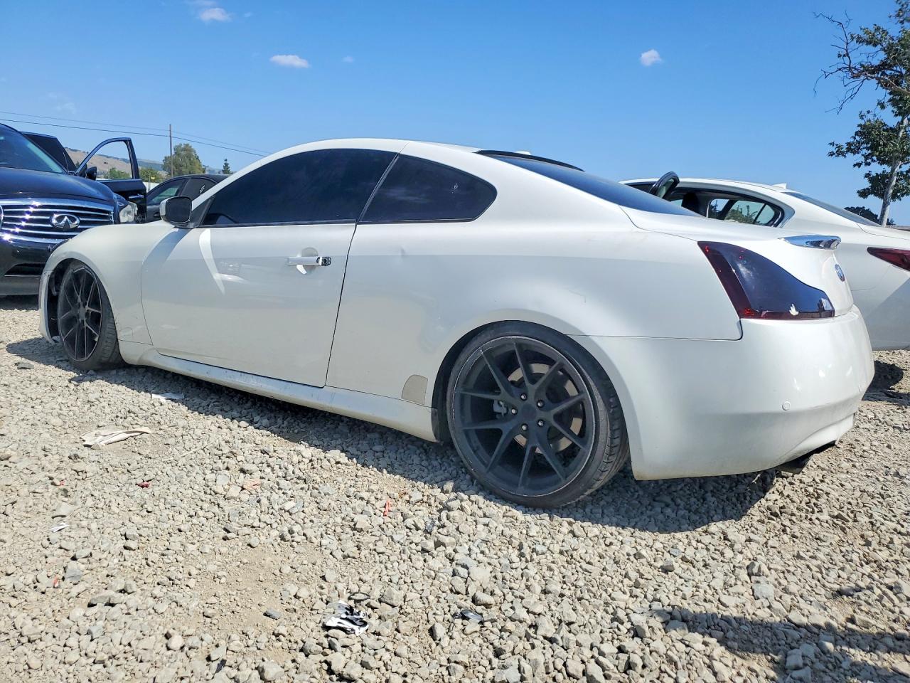 2011 Infiniti G37 Coupe Base White vin: JN1CV6EK8BM215488