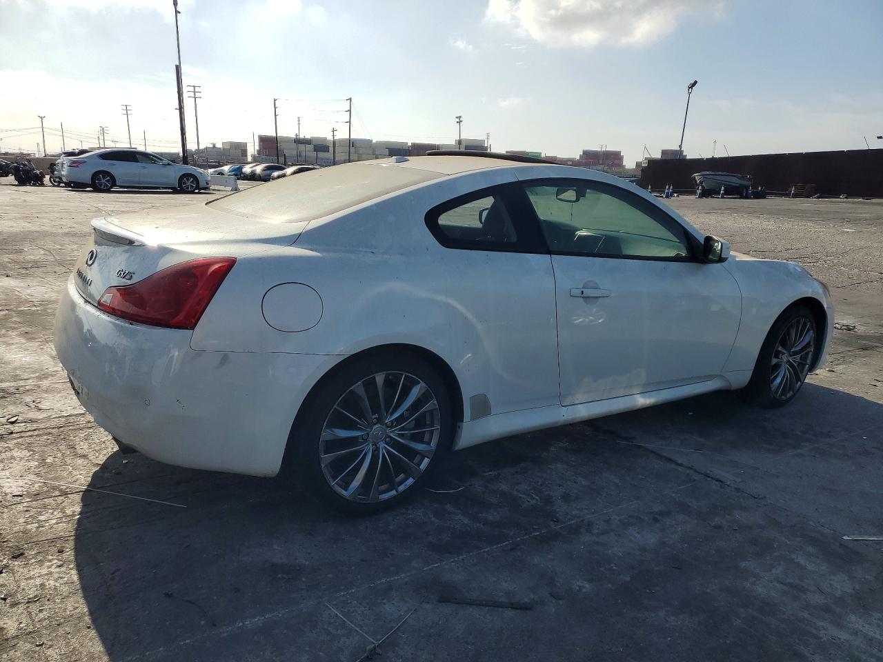 2011 Infiniti G37 Coupe Base White vin: JN1CV6EKXBM215136